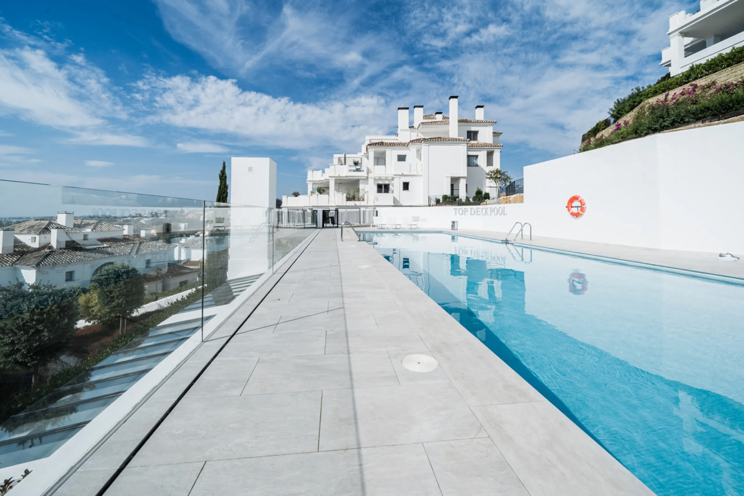 Truly unique 7-bedroom apartment located in Nine Lions, a sought-after and well-secured residential complex in Nueva Andalucía offering 53 apartments. Built to the highest standards, it is south facing and offers spectacular sea views.