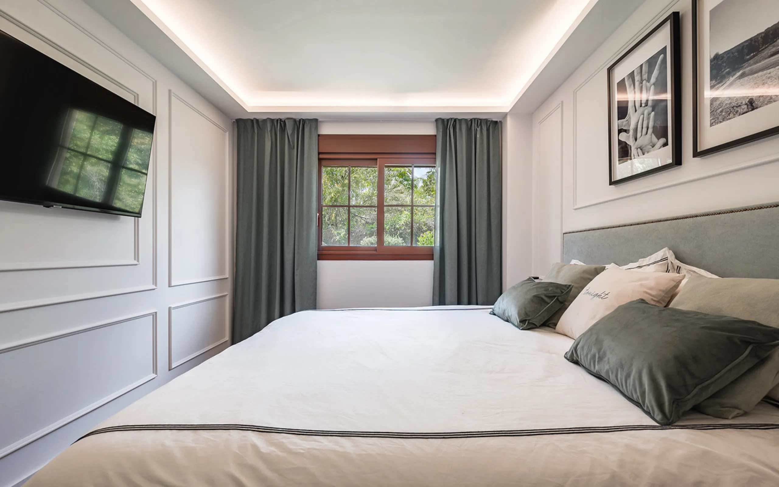Fully renovated 3-bedroom southwest-facing garden apartment in Gazules del Sol, a fully gated and secured complex walking distance to Atalaya International School, Benahavís.