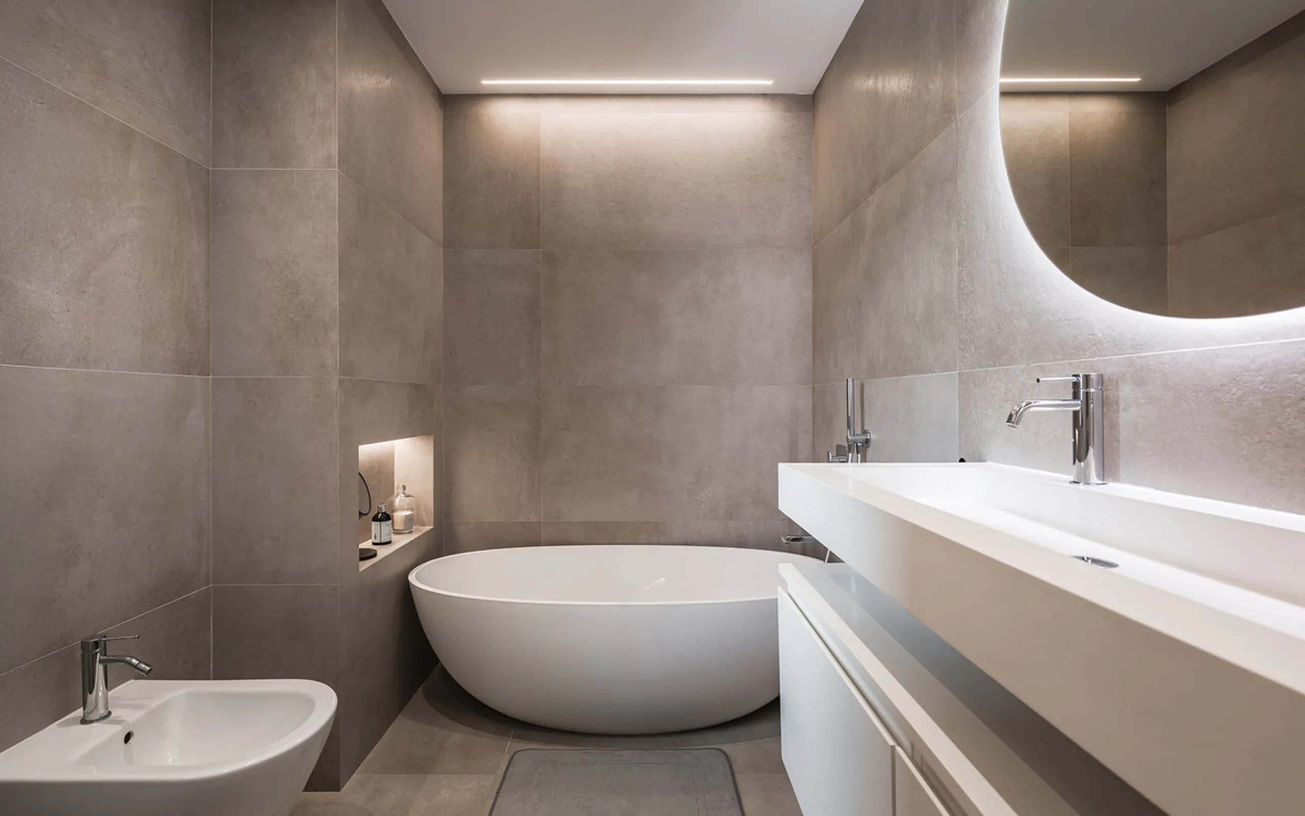 Fully renovated 3-bedroom southwest-facing garden apartment in Gazules del Sol, a fully gated and secured complex walking distance to Atalaya International School, Benahavís.