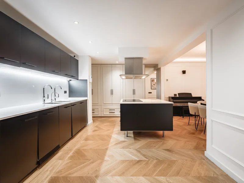Fully renovated 3-bedroom southwest-facing garden apartment in Gazules del Sol, a fully gated and secured complex walking distance to Atalaya International School, Benahavís.