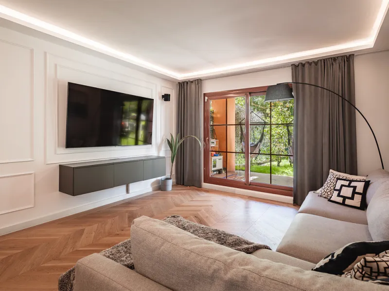 Fully renovated 3-bedroom southwest-facing garden apartment in Gazules del Sol, a fully gated and secured complex walking distance to Atalaya International School, Benahavís.