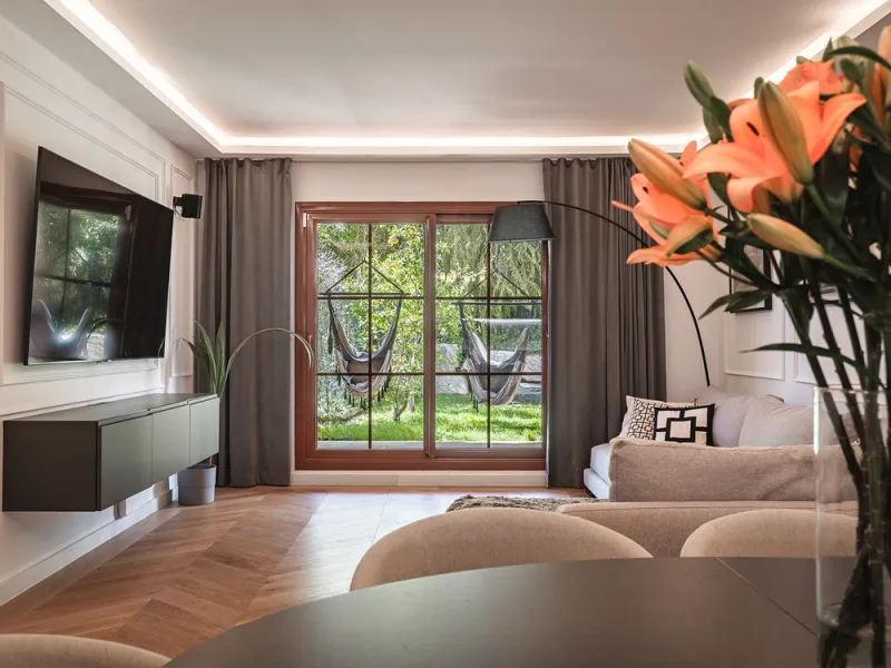 Fully renovated 3-bedroom southwest-facing garden apartment in Gazules del Sol, a fully gated and secured complex walking distance to Atalaya International School, Benahavís.