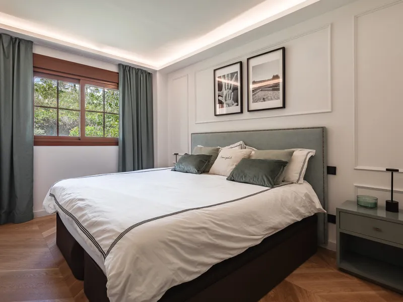 Fully renovated 3-bedroom southwest-facing garden apartment in Gazules del Sol, a fully gated and secured complex walking distance to Atalaya International School, Benahavís.