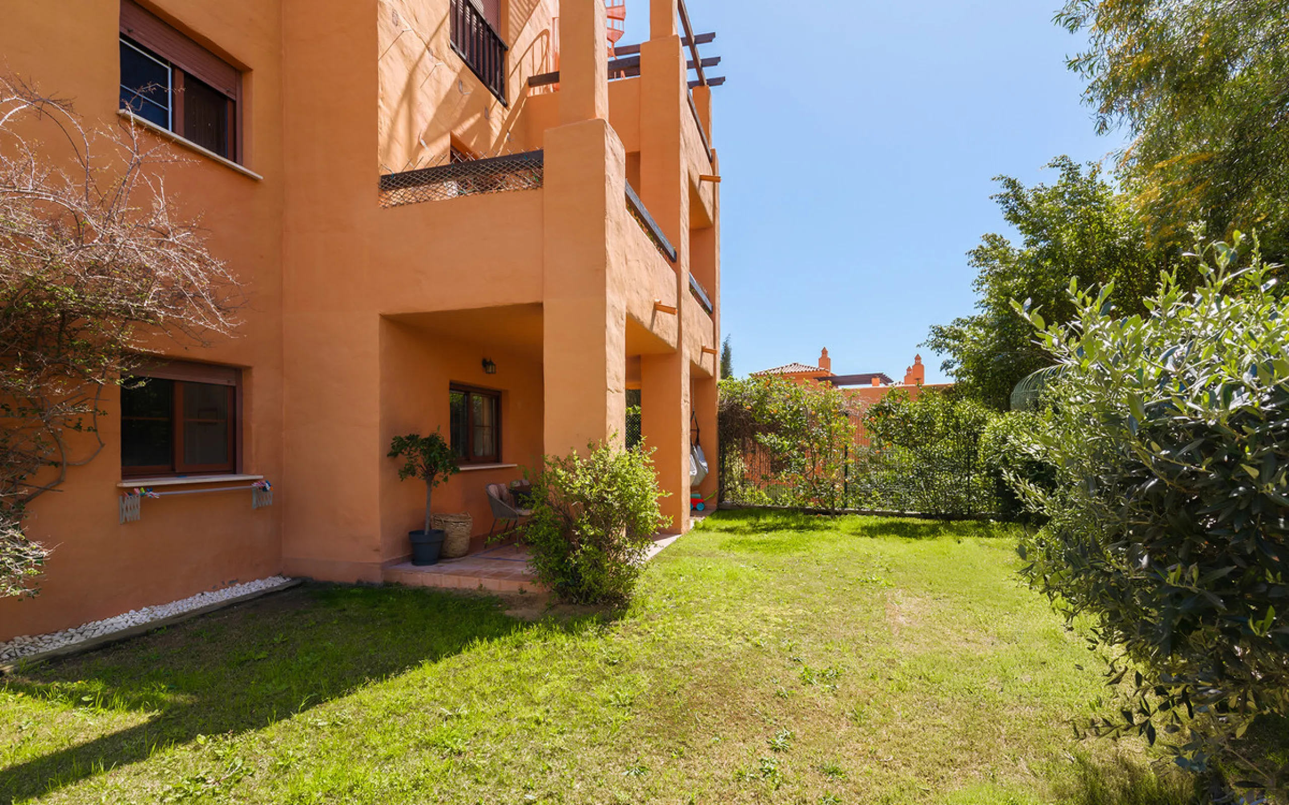 Fully renovated 3-bedroom southwest-facing garden apartment in Gazules del Sol, a fully gated and secured complex walking distance to Atalaya International School, Benahavís.