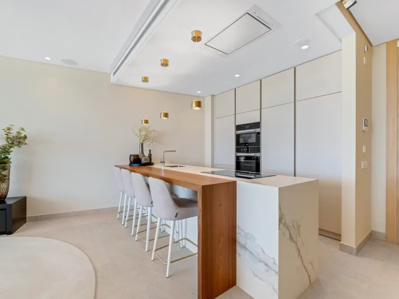 Apartment - Ground Floor Apartment в продаже в Benahavís, Málaga. В доме 2 спален и 3 ванных комнат. Площадь дома 215 м². Площадь участка 126 м²