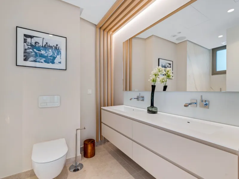 Apartment - Ground Floor Apartment в продаже в Benahavís, Málaga. В доме 2 спален и 3 ванных комнат. Площадь дома 215 м². Площадь участка 126 м²