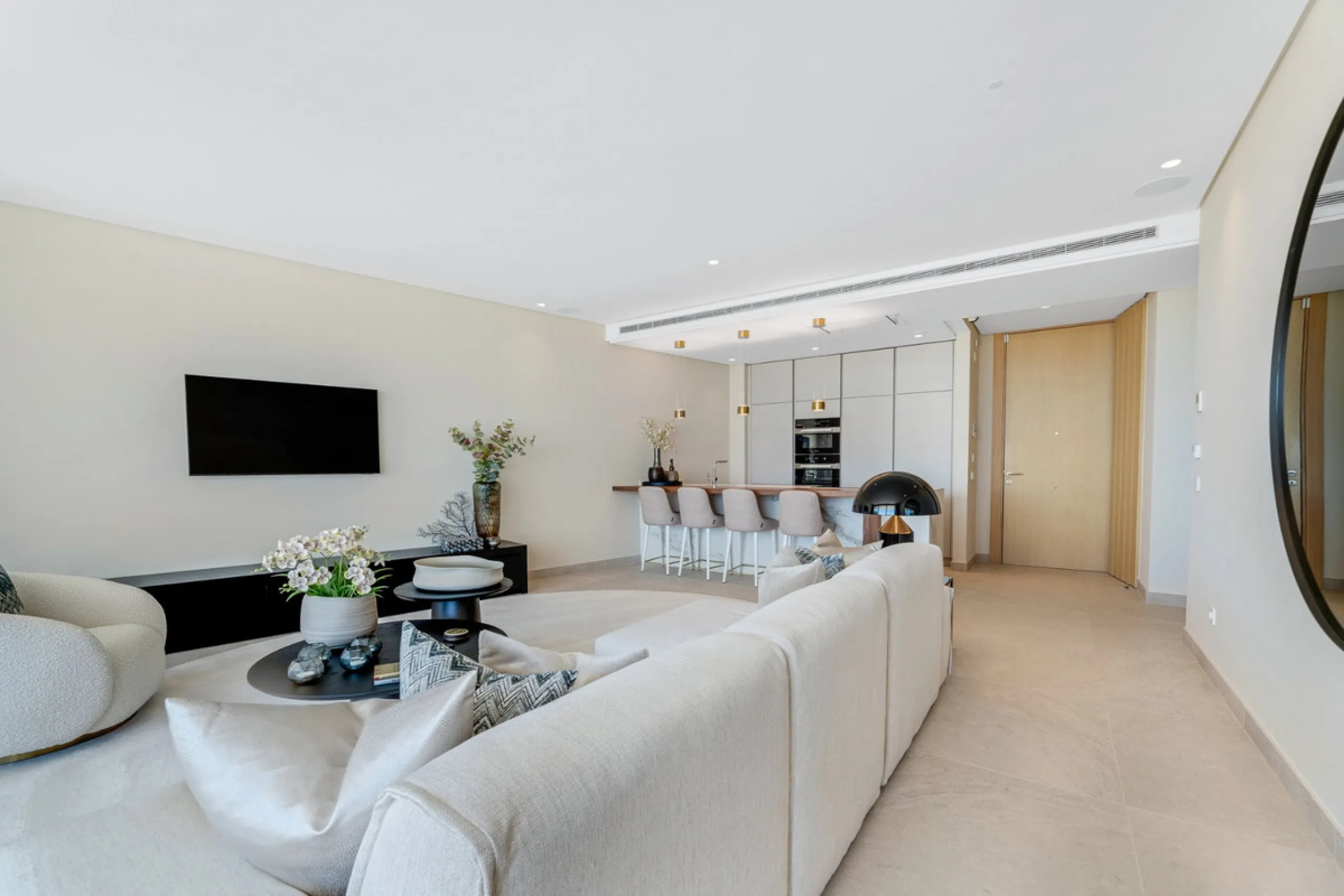 Apartment - Ground Floor Apartment в продаже в Benahavís, Málaga. В доме 2 спален и 3 ванных комнат. Площадь дома 215 м². Площадь участка 126 м²