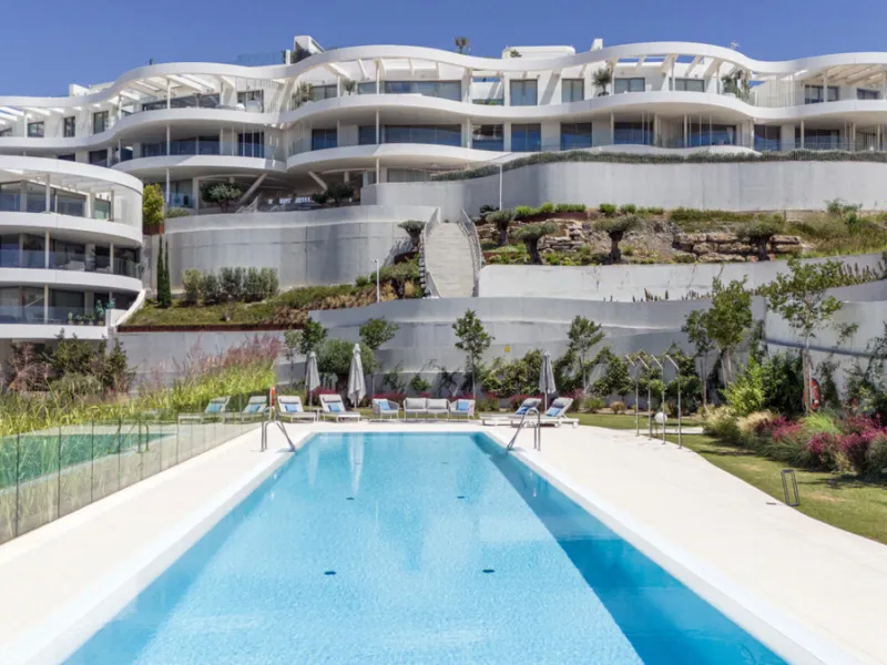 Apartment - Ground Floor Apartment в продаже в Benahavís, Málaga. В доме 2 спален и 3 ванных комнат. Площадь дома 215 м². Площадь участка 126 м²