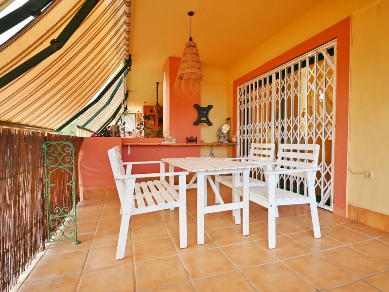 Apartment - Middle Floor Apartment в продаже в Fuengirola, Málaga. В доме 3 спален и 3 ванных комнат. Площадь дома 100 м²