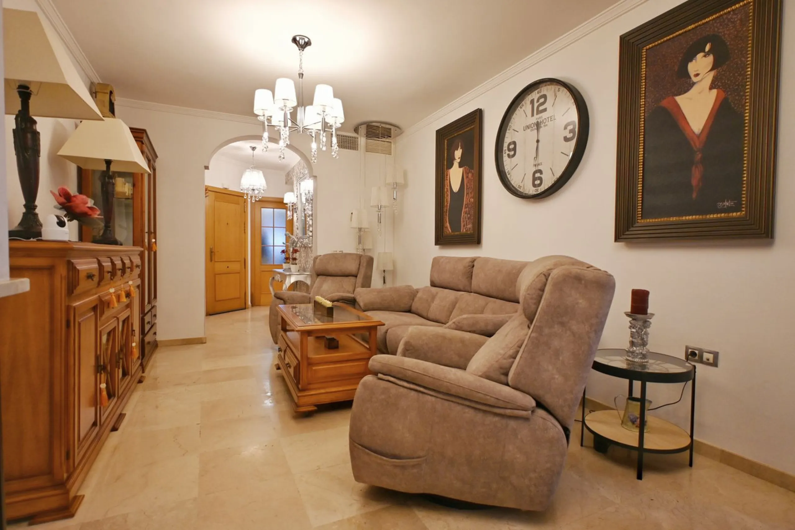 Apartment - Middle Floor Apartment в продаже в Fuengirola, Málaga. В доме 3 спален и 3 ванных комнат. Площадь дома 100 м²