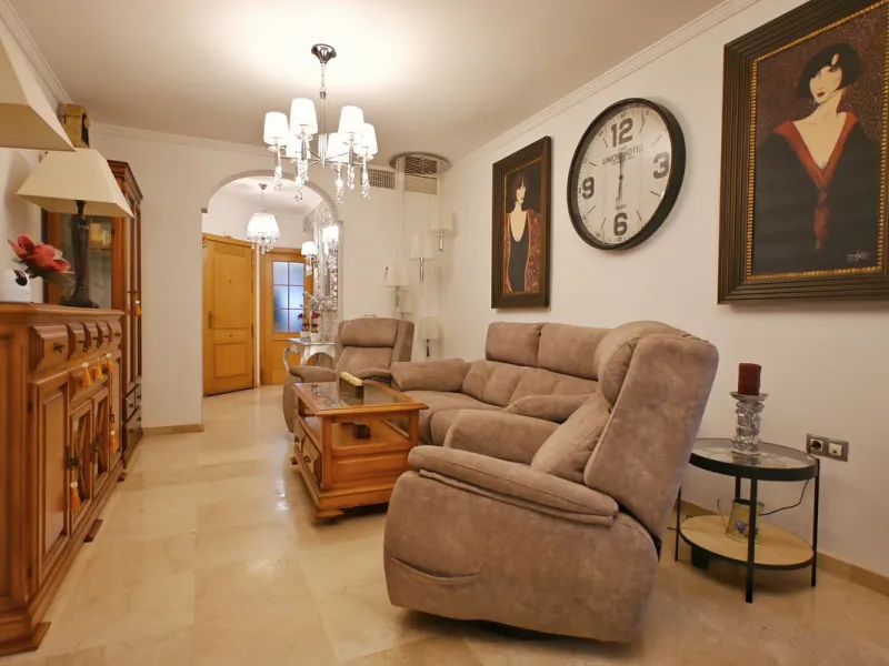 Apartment - Middle Floor Apartment в продаже в Fuengirola, Málaga. В доме 3 спален и 3 ванных комнат. Площадь дома 100 м²