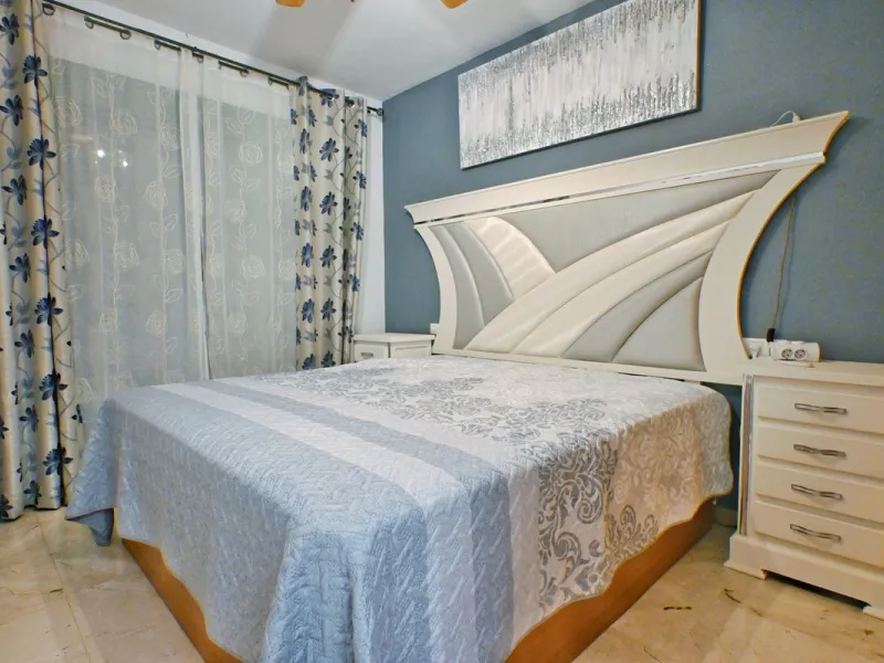 Apartment - Middle Floor Apartment в продаже в Fuengirola, Málaga. В доме 3 спален и 3 ванных комнат. Площадь дома 100 м²