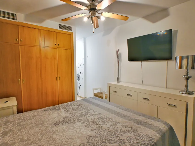 Apartment - Middle Floor Apartment в продаже в Fuengirola, Málaga. В доме 3 спален и 3 ванных комнат. Площадь дома 100 м²