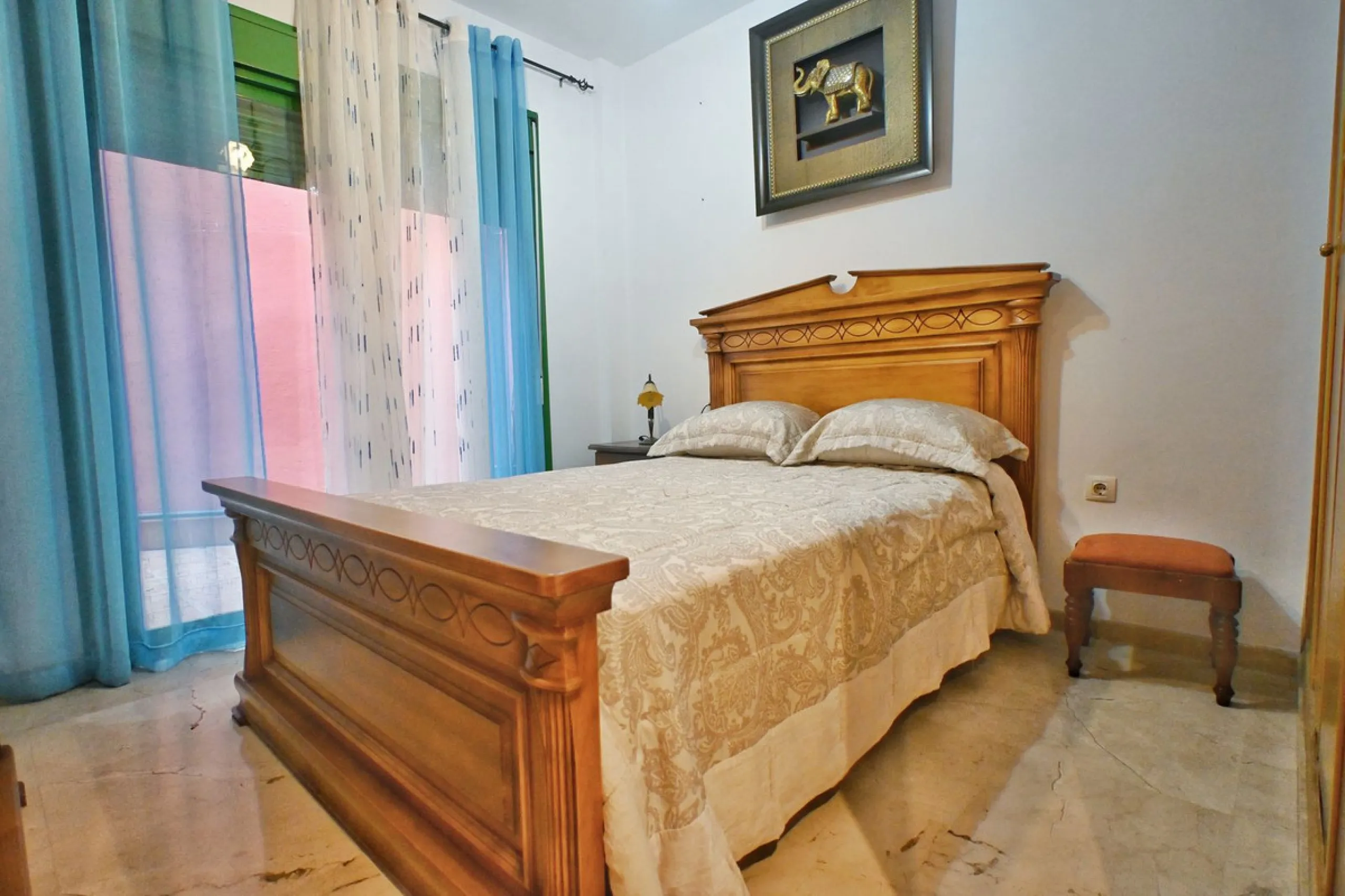 Apartment - Middle Floor Apartment в продаже в Fuengirola, Málaga. В доме 3 спален и 3 ванных комнат. Площадь дома 100 м²