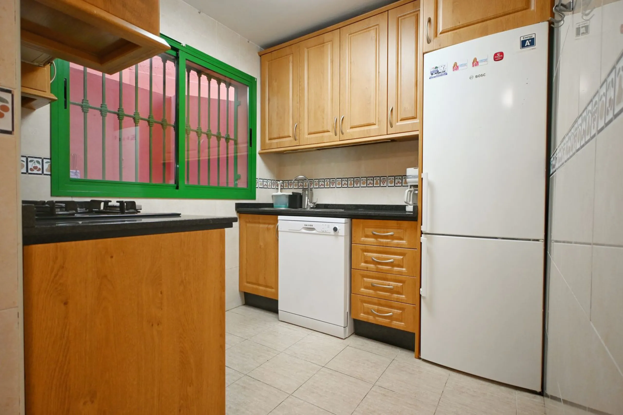 Apartment - Middle Floor Apartment в продаже в Fuengirola, Málaga. В доме 3 спален и 3 ванных комнат. Площадь дома 100 м²