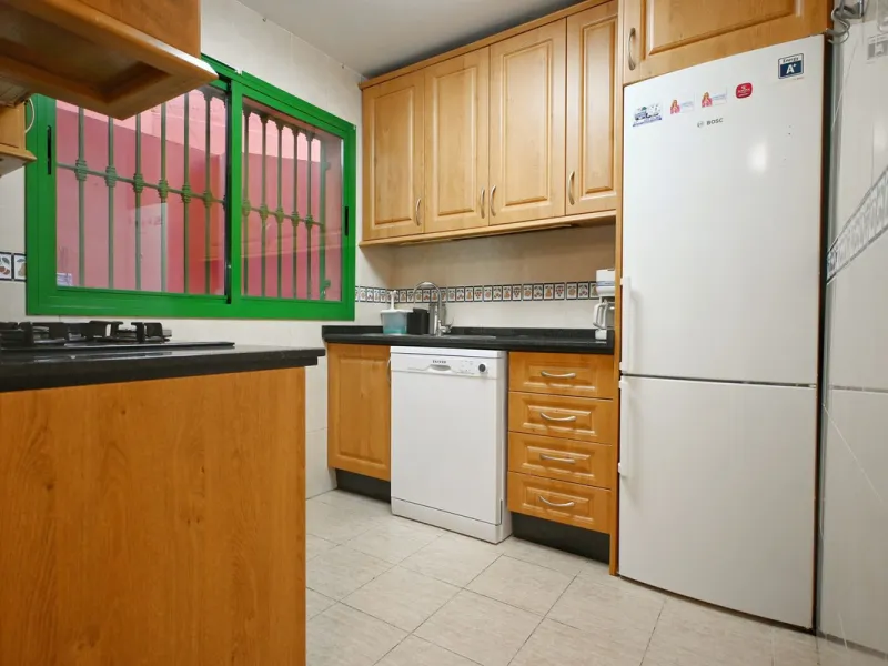 Apartment - Middle Floor Apartment в продаже в Fuengirola, Málaga. В доме 3 спален и 3 ванных комнат. Площадь дома 100 м²