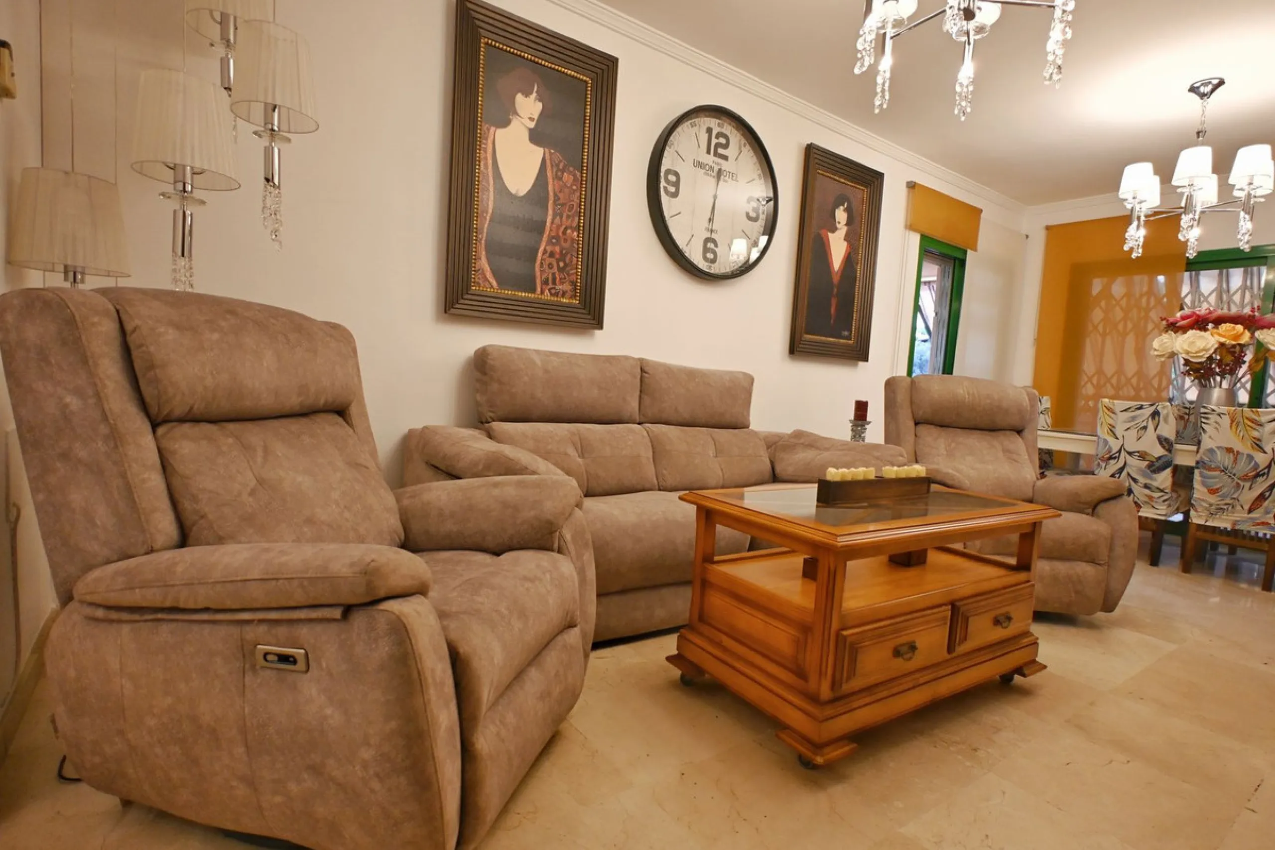 Apartment - Middle Floor Apartment в продаже в Fuengirola, Málaga. В доме 3 спален и 3 ванных комнат. Площадь дома 100 м²