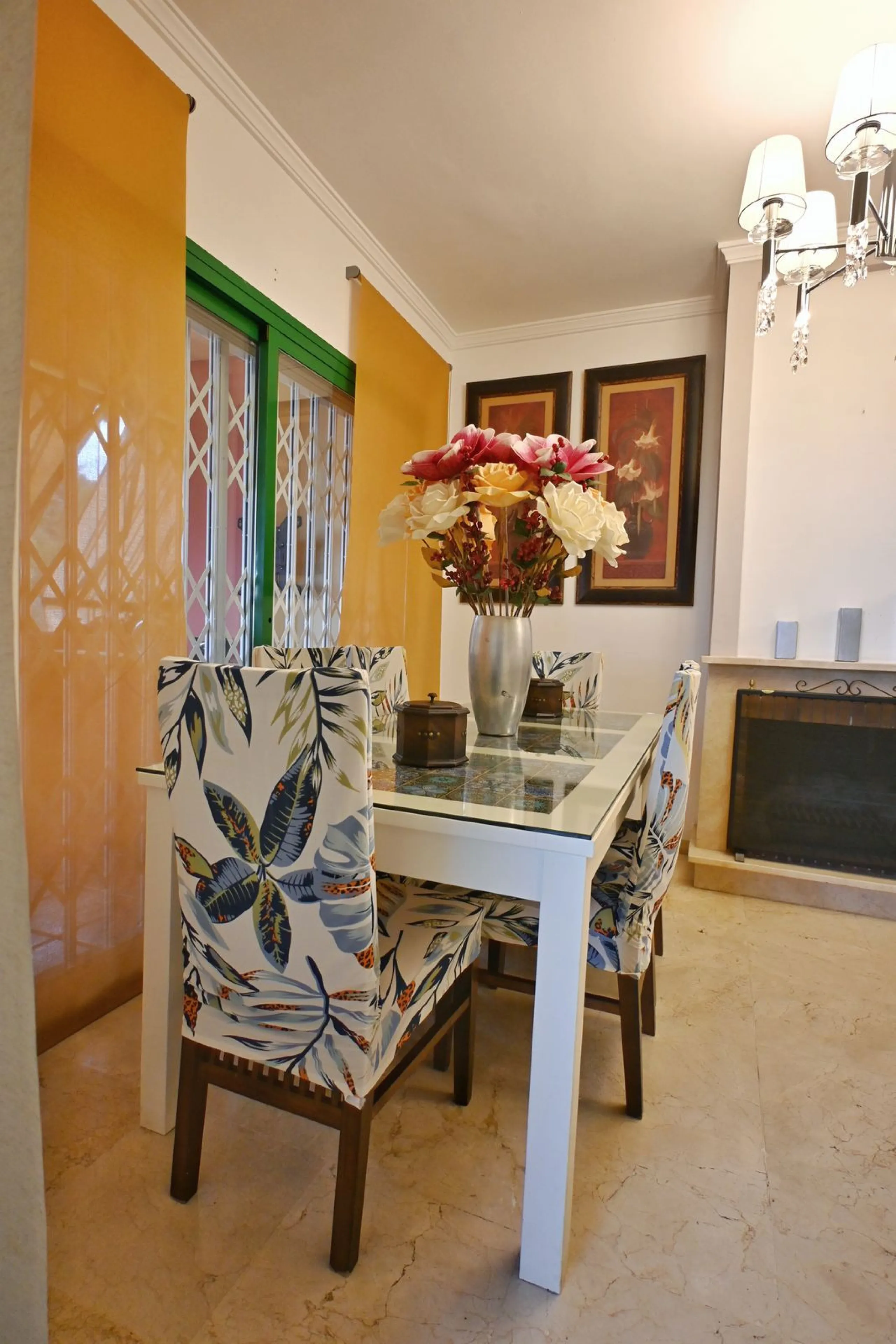 Apartment - Middle Floor Apartment в продаже в Fuengirola, Málaga. В доме 3 спален и 3 ванных комнат. Площадь дома 100 м²