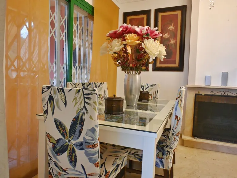 Apartment - Middle Floor Apartment в продаже в Fuengirola, Málaga. В доме 3 спален и 3 ванных комнат. Площадь дома 100 м²