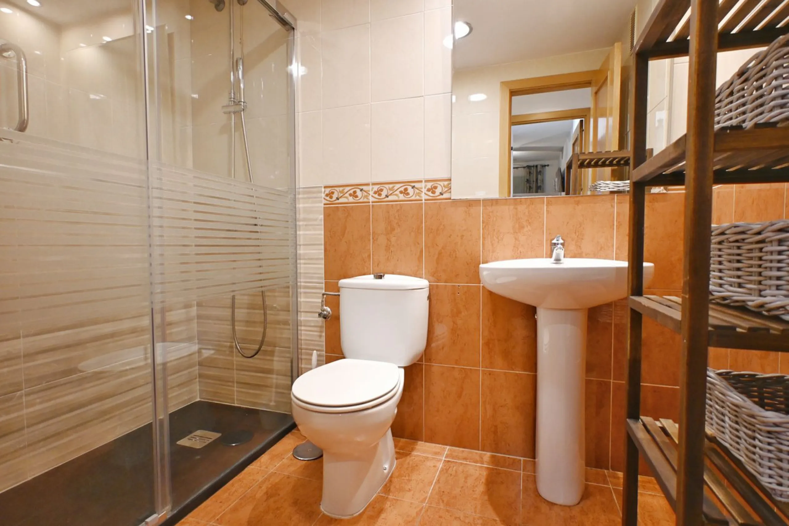 Apartment - Middle Floor Apartment в продаже в Fuengirola, Málaga. В доме 3 спален и 3 ванных комнат. Площадь дома 100 м²