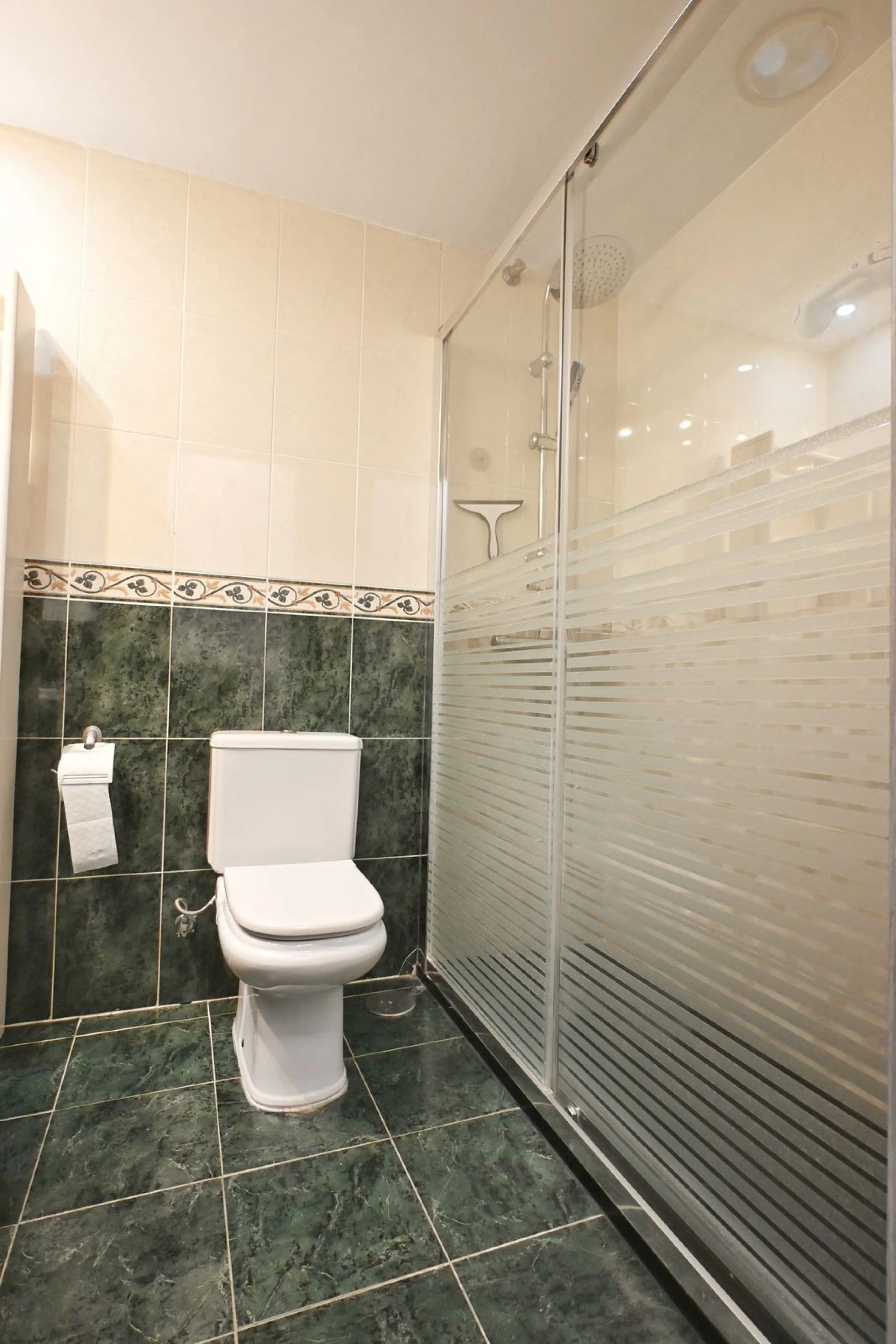 Apartment - Middle Floor Apartment в продаже в Fuengirola, Málaga. В доме 3 спален и 3 ванных комнат. Площадь дома 100 м²