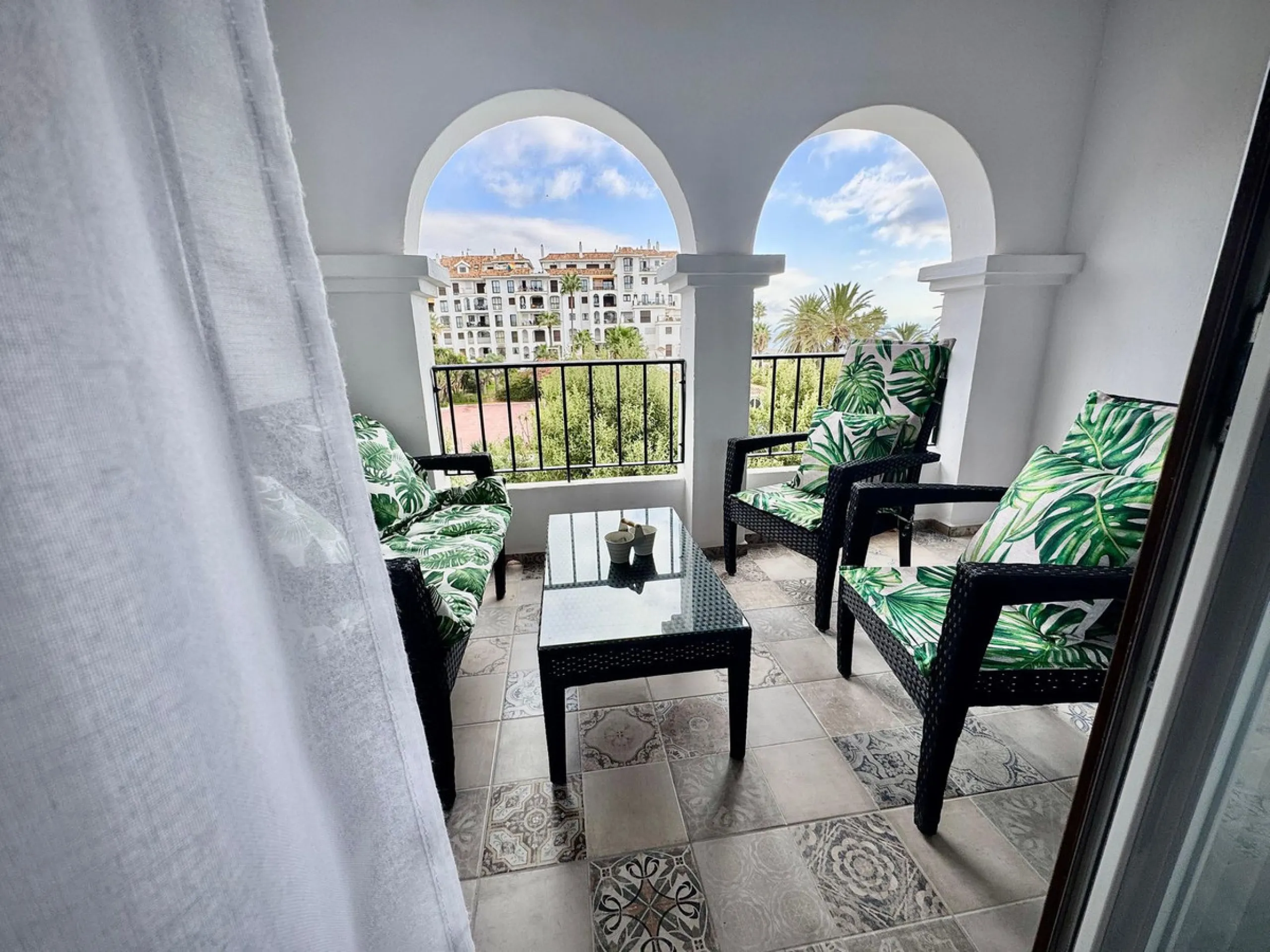 Turnkey Investment Opportunity – Puerto de la Duquesa. Has the tourist licence