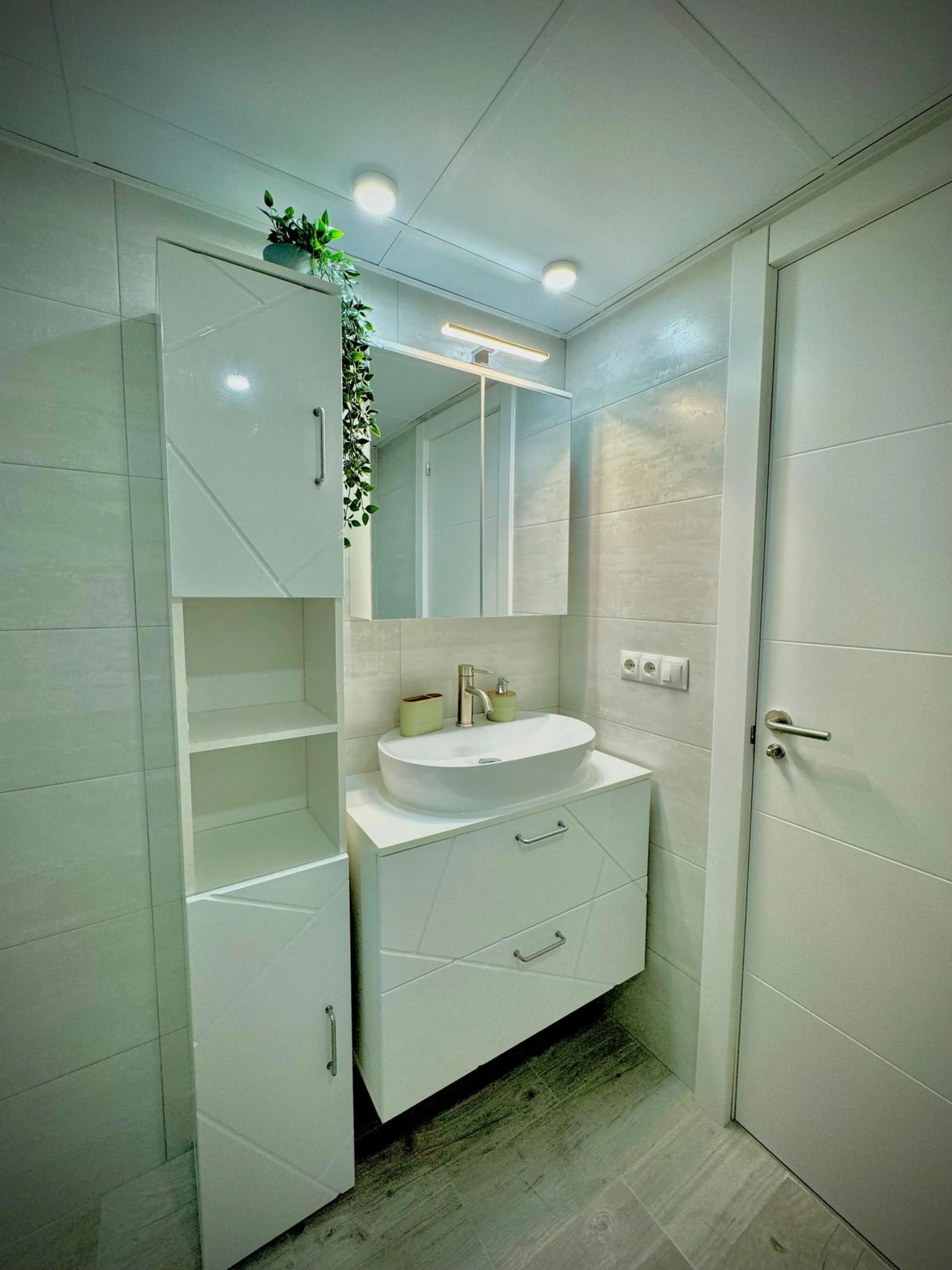 Turnkey Investment Opportunity – Puerto de la Duquesa. Has the tourist licence