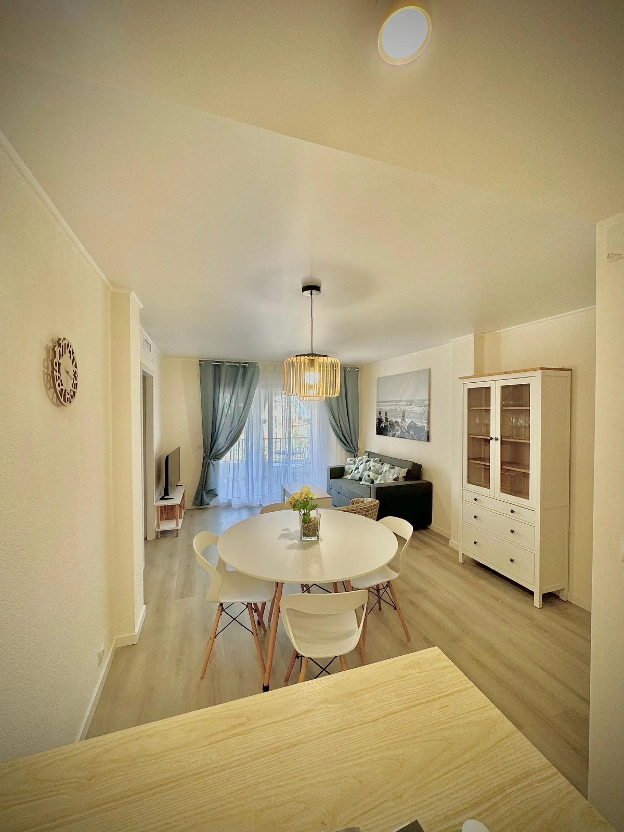 Turnkey Investment Opportunity – Puerto de la Duquesa. Has the tourist licence