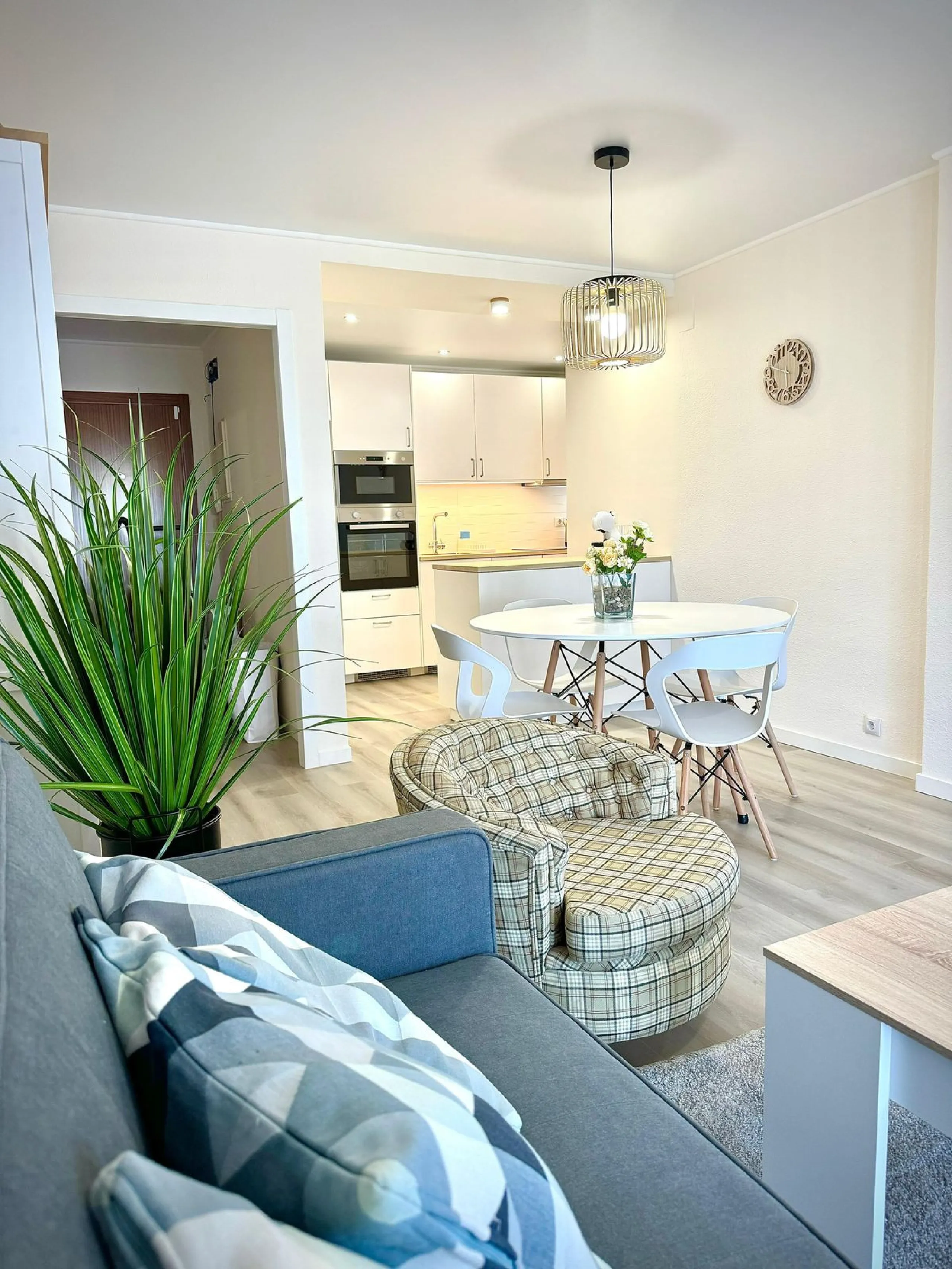 Turnkey Investment Opportunity – Puerto de la Duquesa. Has the tourist licence