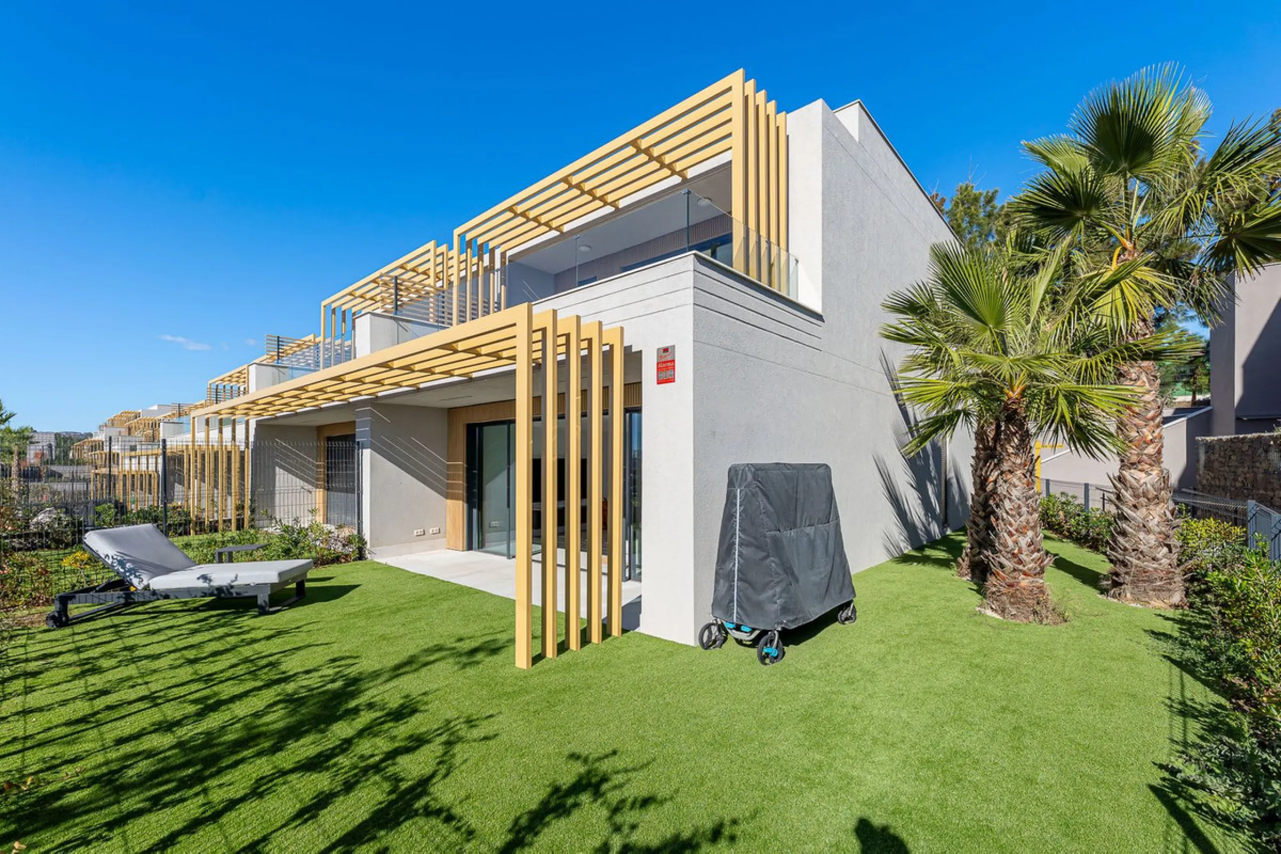 STUNNING 4 BEDROOM TOWNHOUSE IN MIJAS COSTA!!!!
