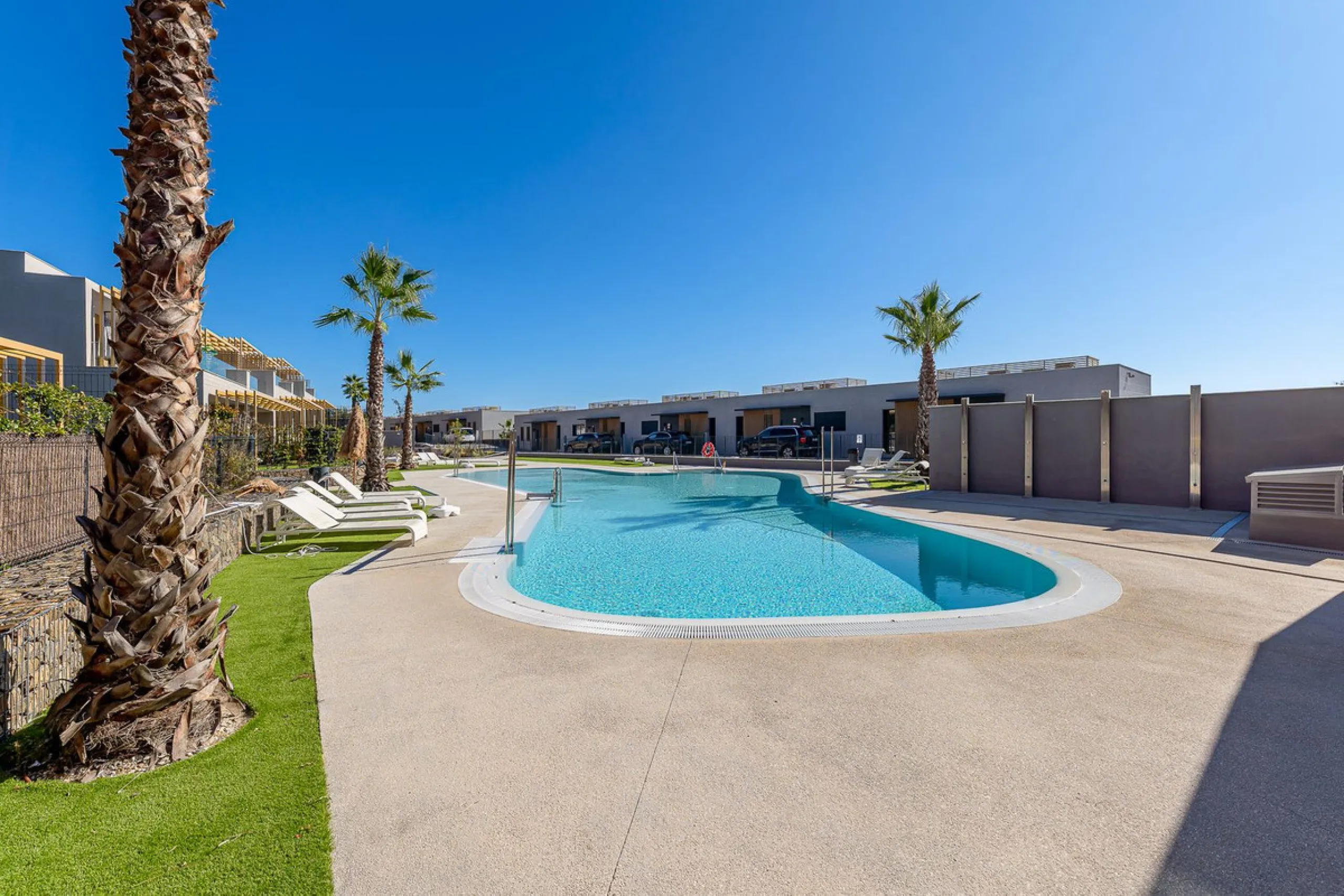 STUNNING 4 BEDROOM TOWNHOUSE IN MIJAS COSTA!!!!