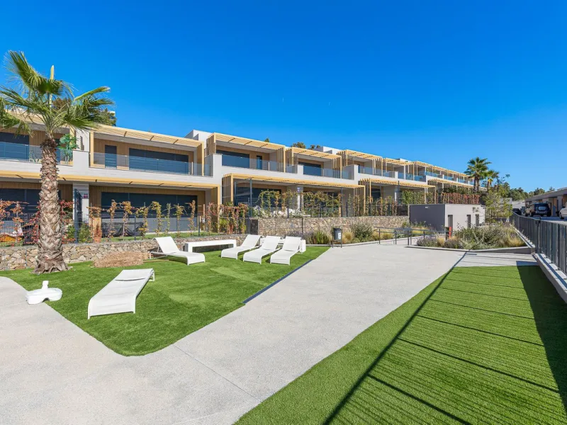 STUNNING 4 BEDROOM TOWNHOUSE IN MIJAS COSTA!!!!