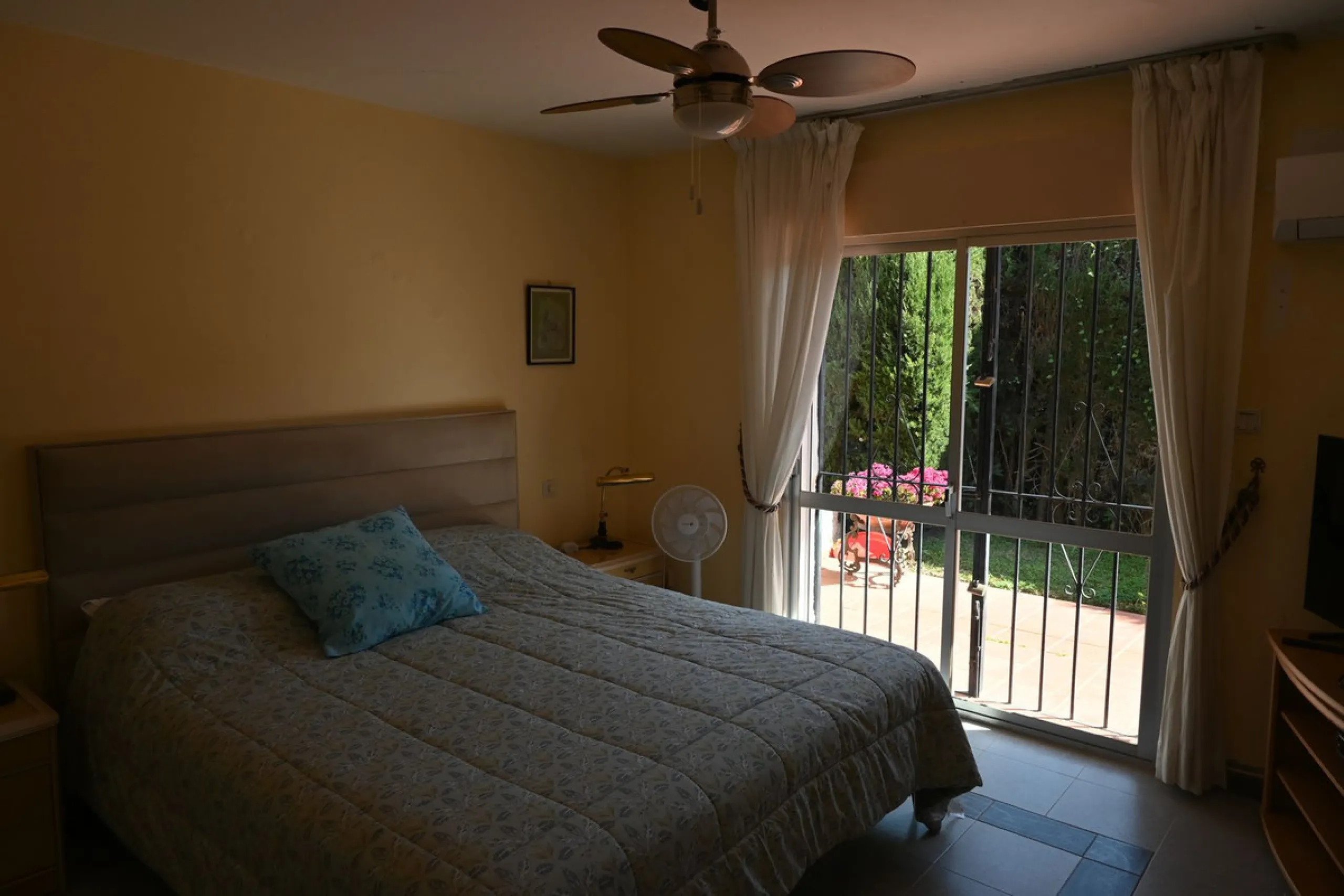 Discover this charming villa in excellent condition, located in one of the most peaceful and sought-after areas of Mijas. A bright, spacious home perfectly designed to enjoy Mediterranean living.