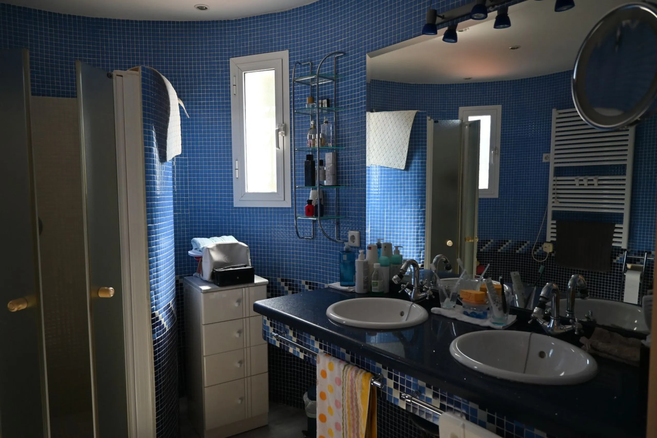 Discover this charming villa in excellent condition, located in one of the most peaceful and sought-after areas of Mijas. A bright, spacious home perfectly designed to enjoy Mediterranean living.