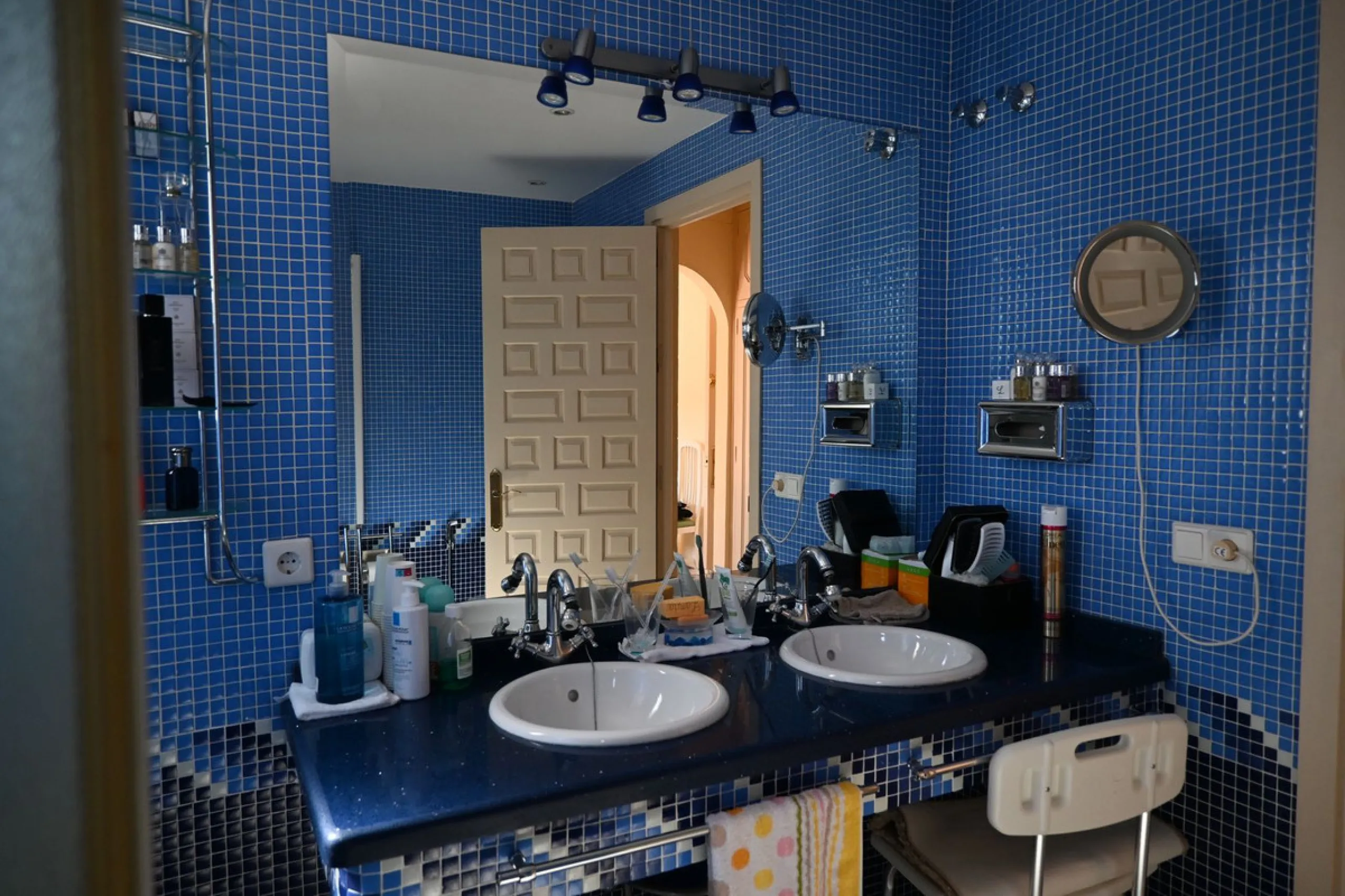 Discover this charming villa in excellent condition, located in one of the most peaceful and sought-after areas of Mijas. A bright, spacious home perfectly designed to enjoy Mediterranean living.