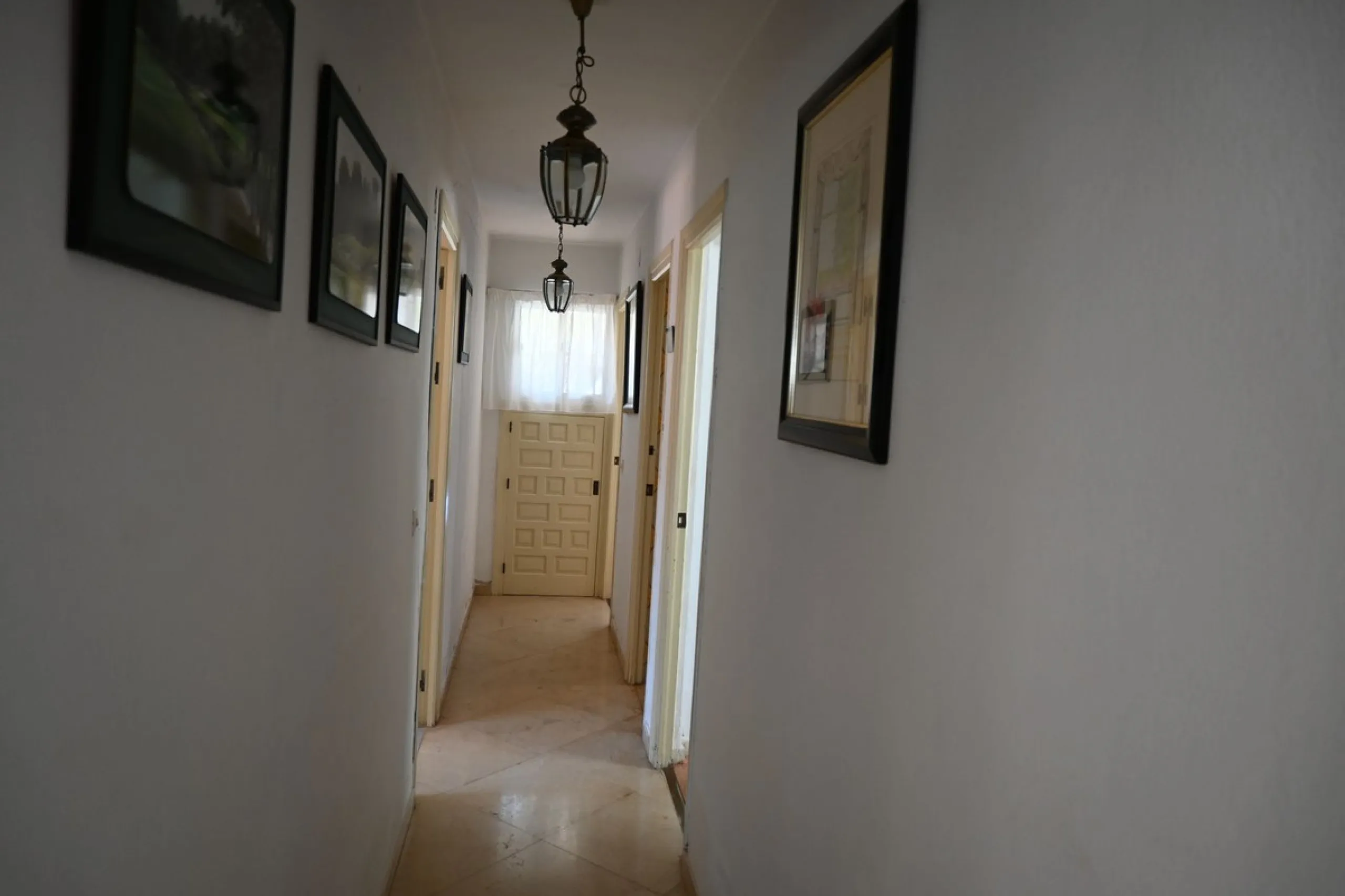 Discover this charming villa in excellent condition, located in one of the most peaceful and sought-after areas of Mijas. A bright, spacious home perfectly designed to enjoy Mediterranean living.