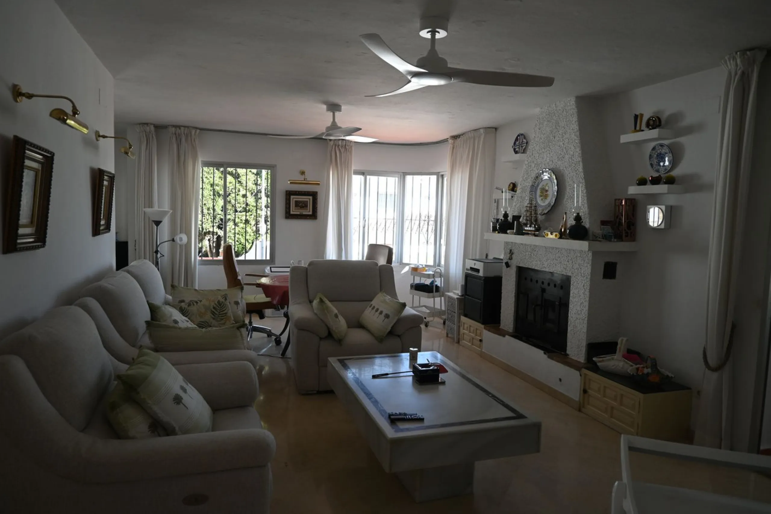Discover this charming villa in excellent condition, located in one of the most peaceful and sought-after areas of Mijas. A bright, spacious home perfectly designed to enjoy Mediterranean living.