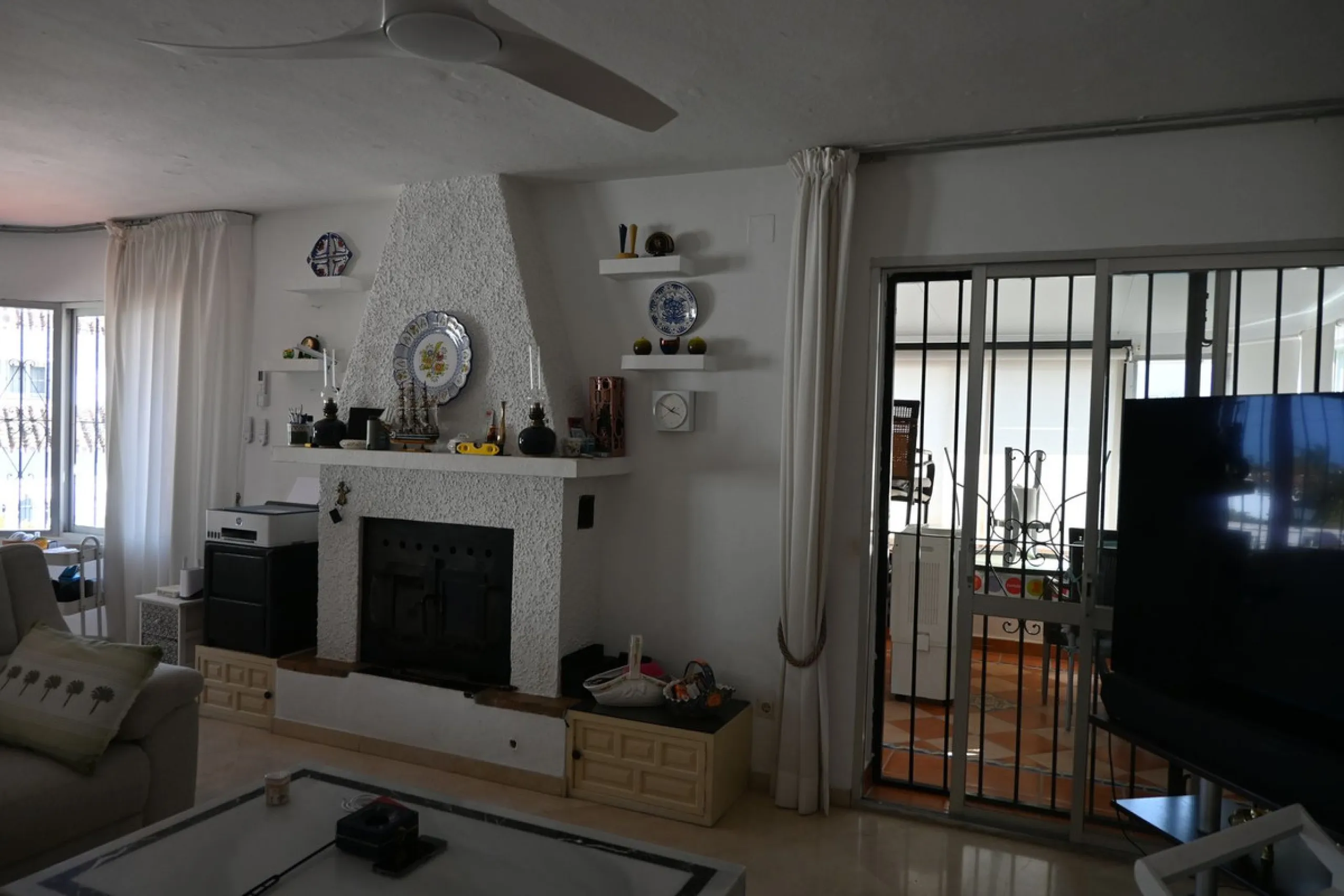 Discover this charming villa in excellent condition, located in one of the most peaceful and sought-after areas of Mijas. A bright, spacious home perfectly designed to enjoy Mediterranean living.