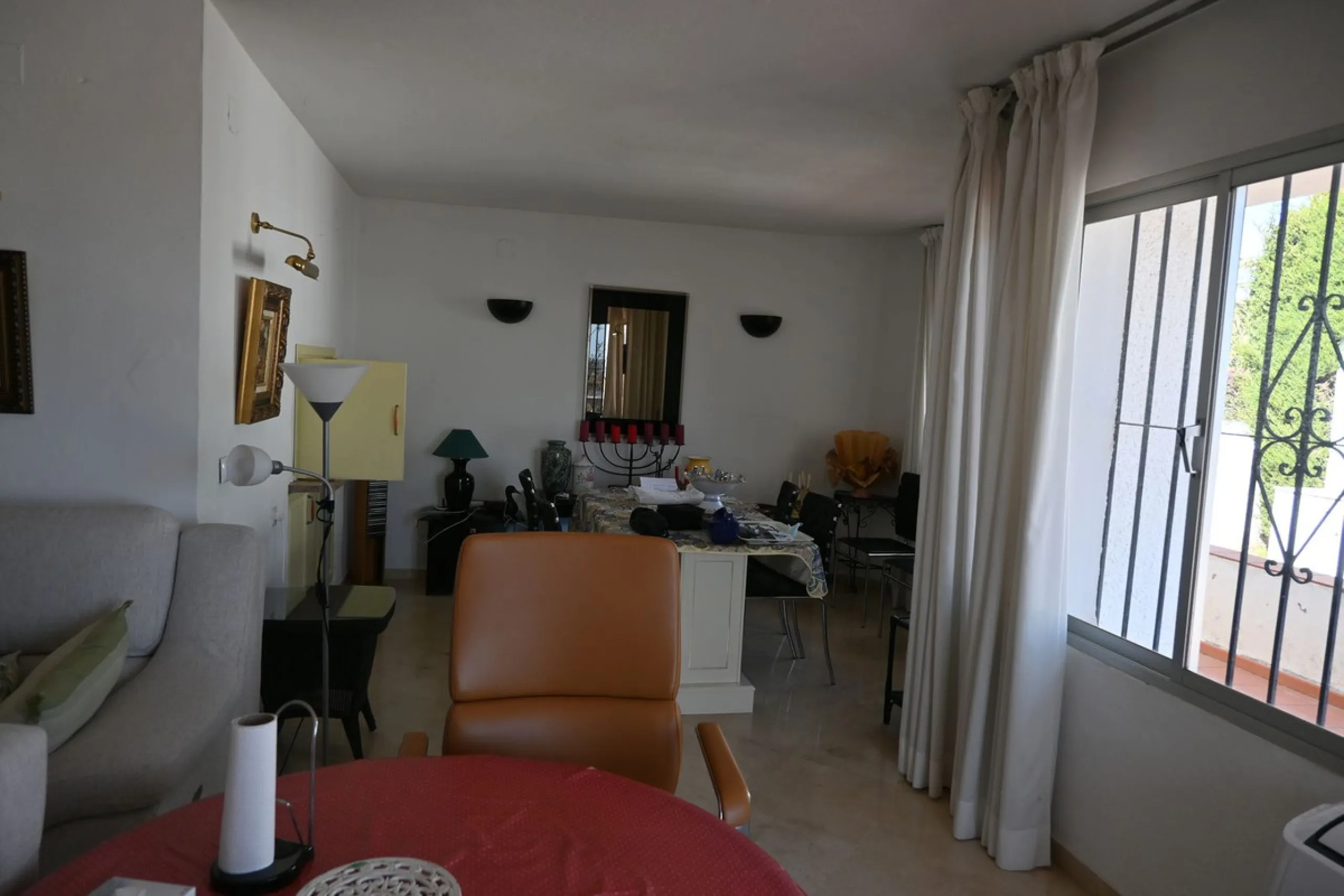 Discover this charming villa in excellent condition, located in one of the most peaceful and sought-after areas of Mijas. A bright, spacious home perfectly designed to enjoy Mediterranean living.