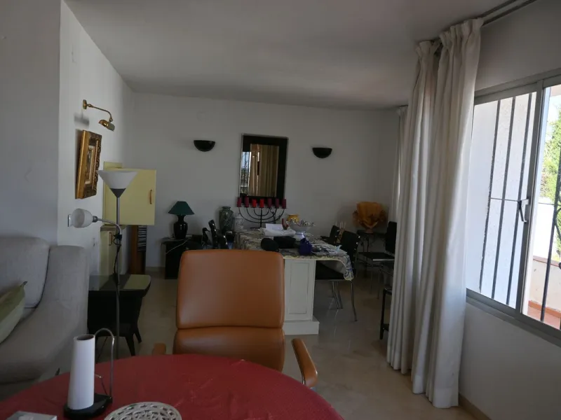 Discover this charming villa in excellent condition, located in one of the most peaceful and sought-after areas of Mijas. A bright, spacious home perfectly designed to enjoy Mediterranean living.