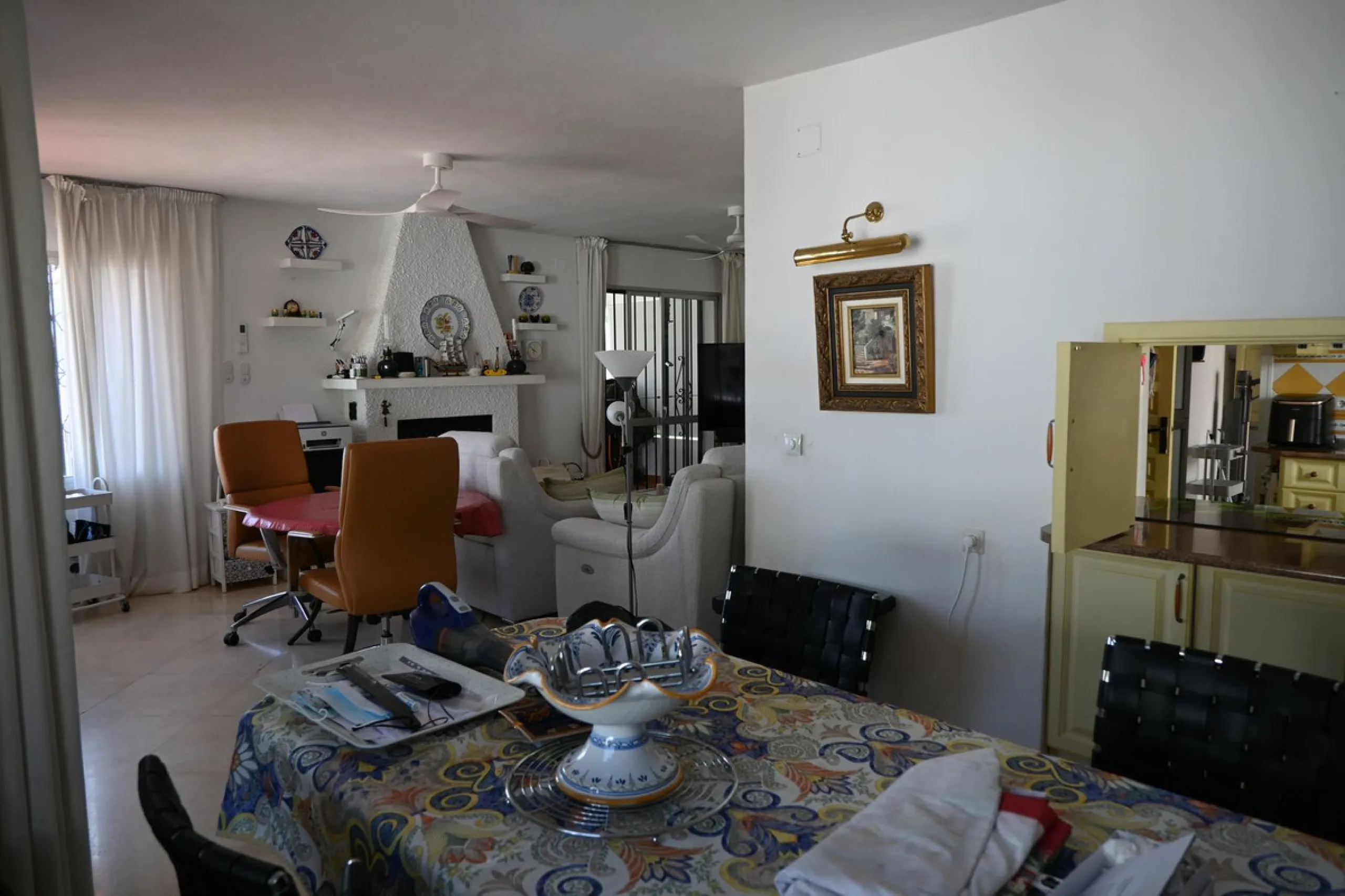 Discover this charming villa in excellent condition, located in one of the most peaceful and sought-after areas of Mijas. A bright, spacious home perfectly designed to enjoy Mediterranean living.
