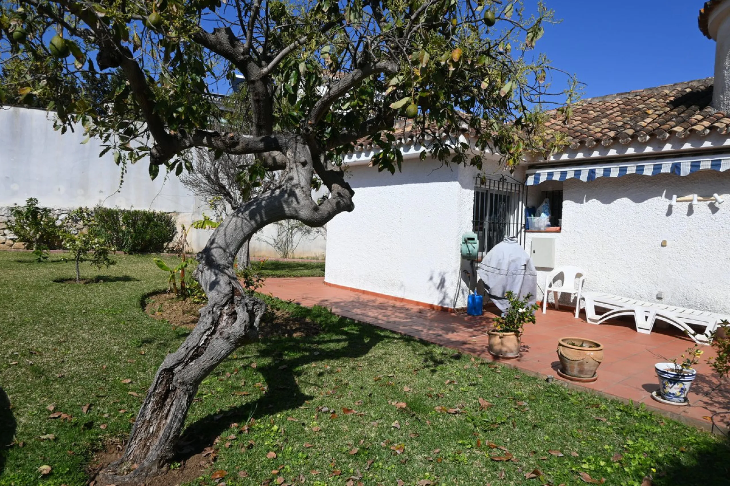 Discover this charming villa in excellent condition, located in one of the most peaceful and sought-after areas of Mijas. A bright, spacious home perfectly designed to enjoy Mediterranean living.
