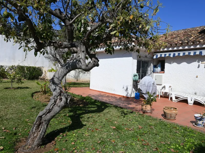 Discover this charming villa in excellent condition, located in one of the most peaceful and sought-after areas of Mijas. A bright, spacious home perfectly designed to enjoy Mediterranean living.