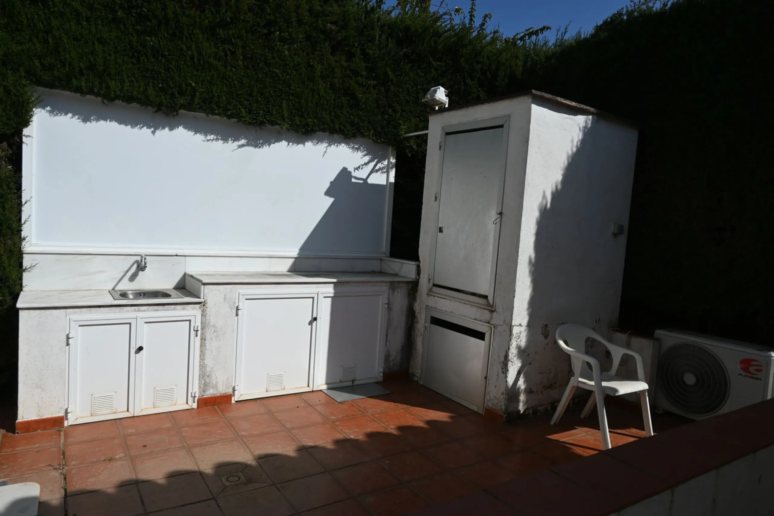 Discover this charming villa in excellent condition, located in one of the most peaceful and sought-after areas of Mijas. A bright, spacious home perfectly designed to enjoy Mediterranean living.