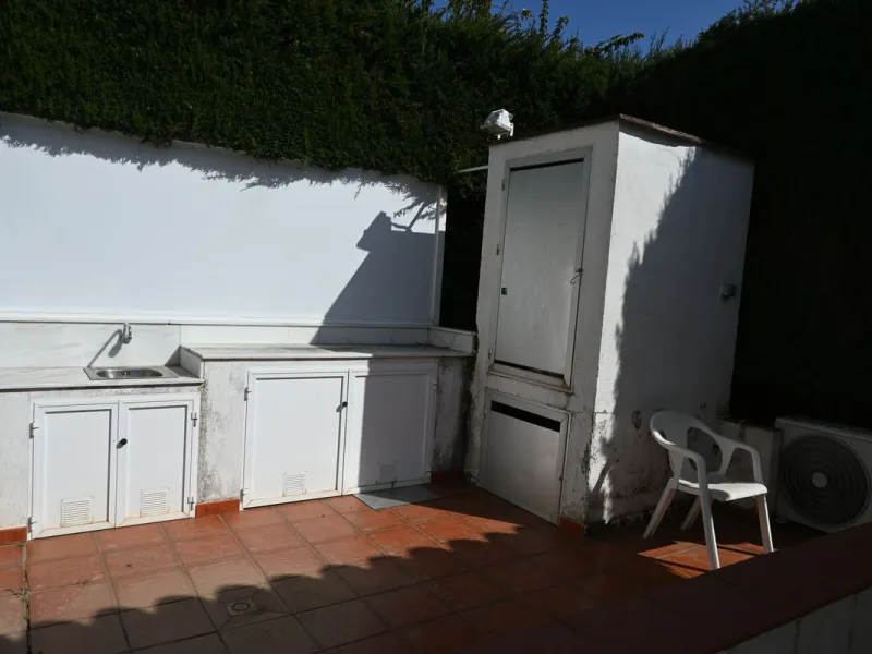 Discover this charming villa in excellent condition, located in one of the most peaceful and sought-after areas of Mijas. A bright, spacious home perfectly designed to enjoy Mediterranean living.