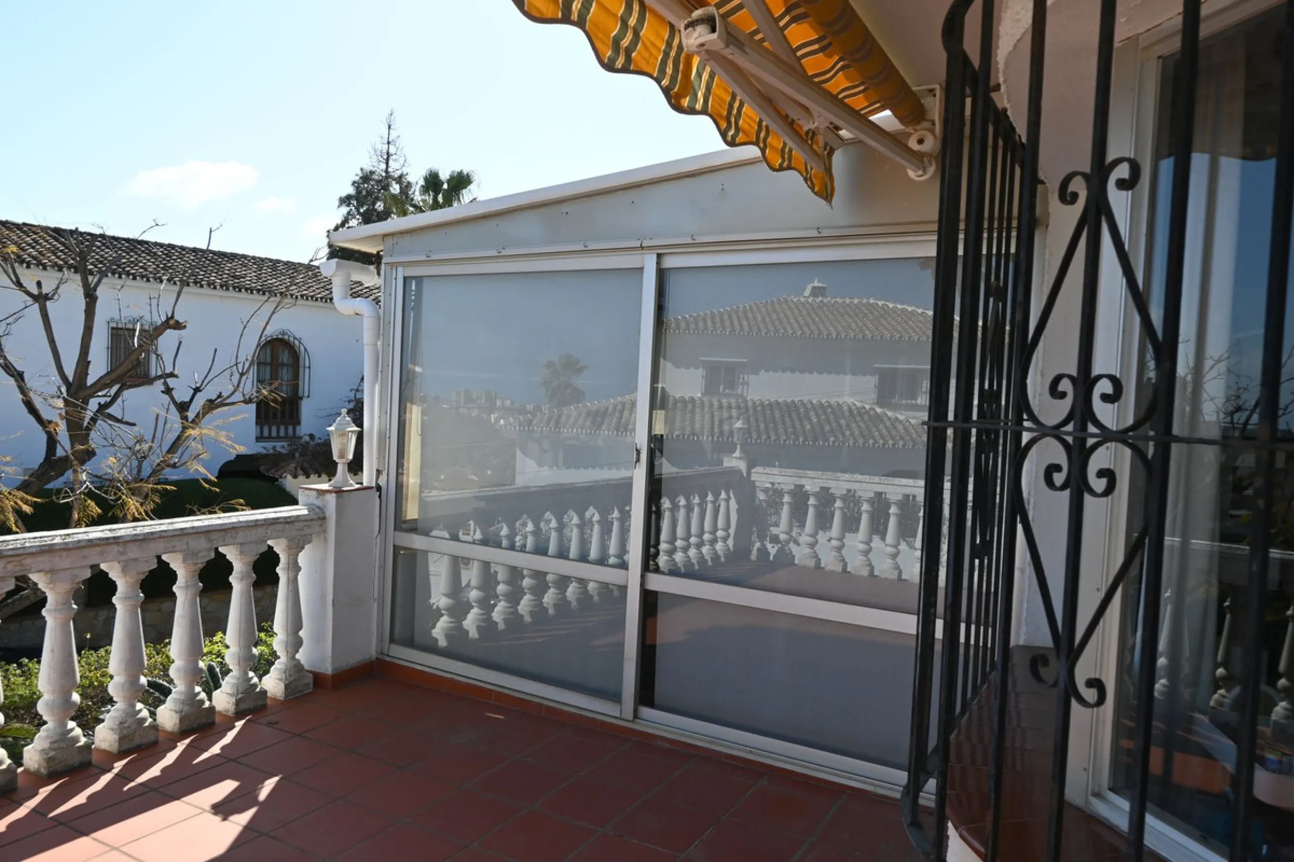 Discover this charming villa in excellent condition, located in one of the most peaceful and sought-after areas of Mijas. A bright, spacious home perfectly designed to enjoy Mediterranean living.