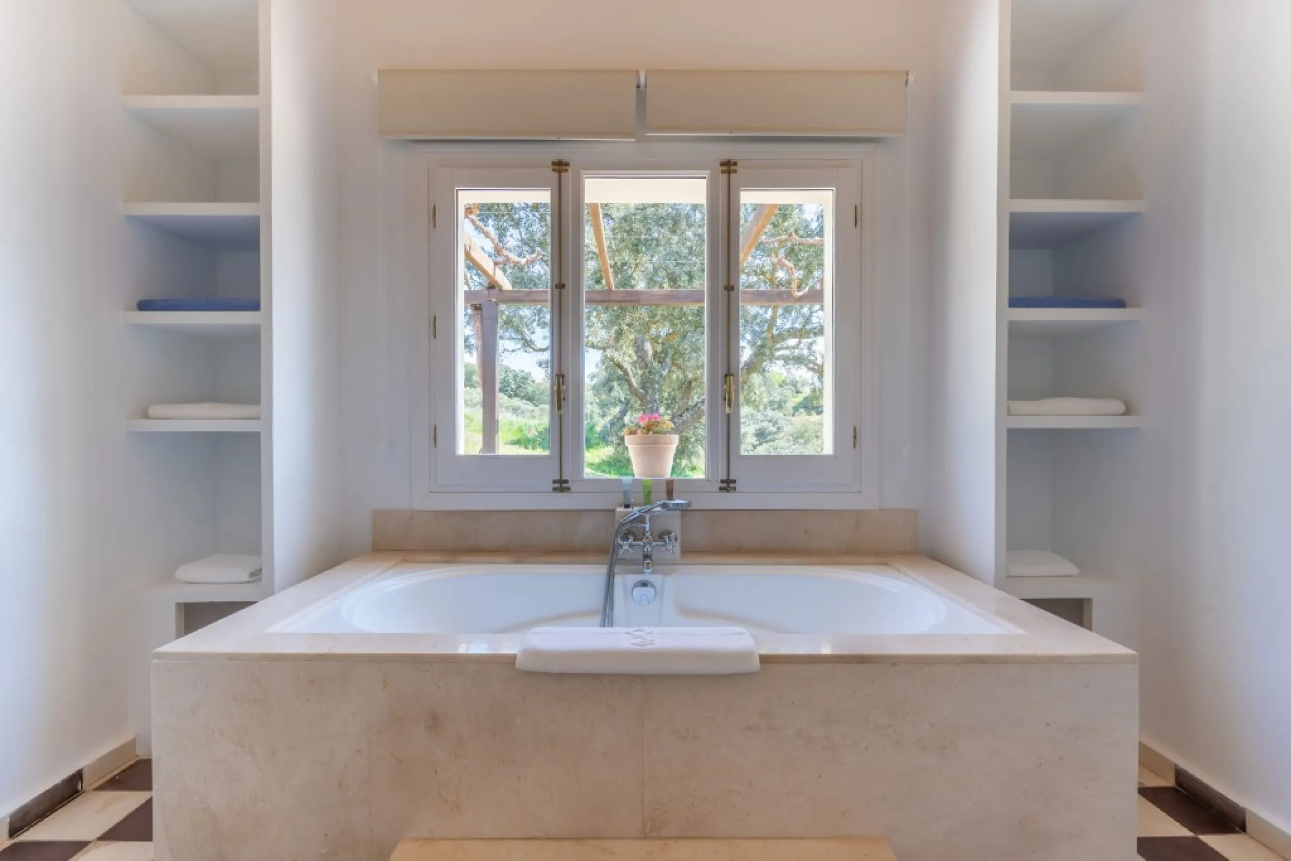 Unique Investment in the Serranía de Ronda: An Exclusive Retreat with High Commercial Potential