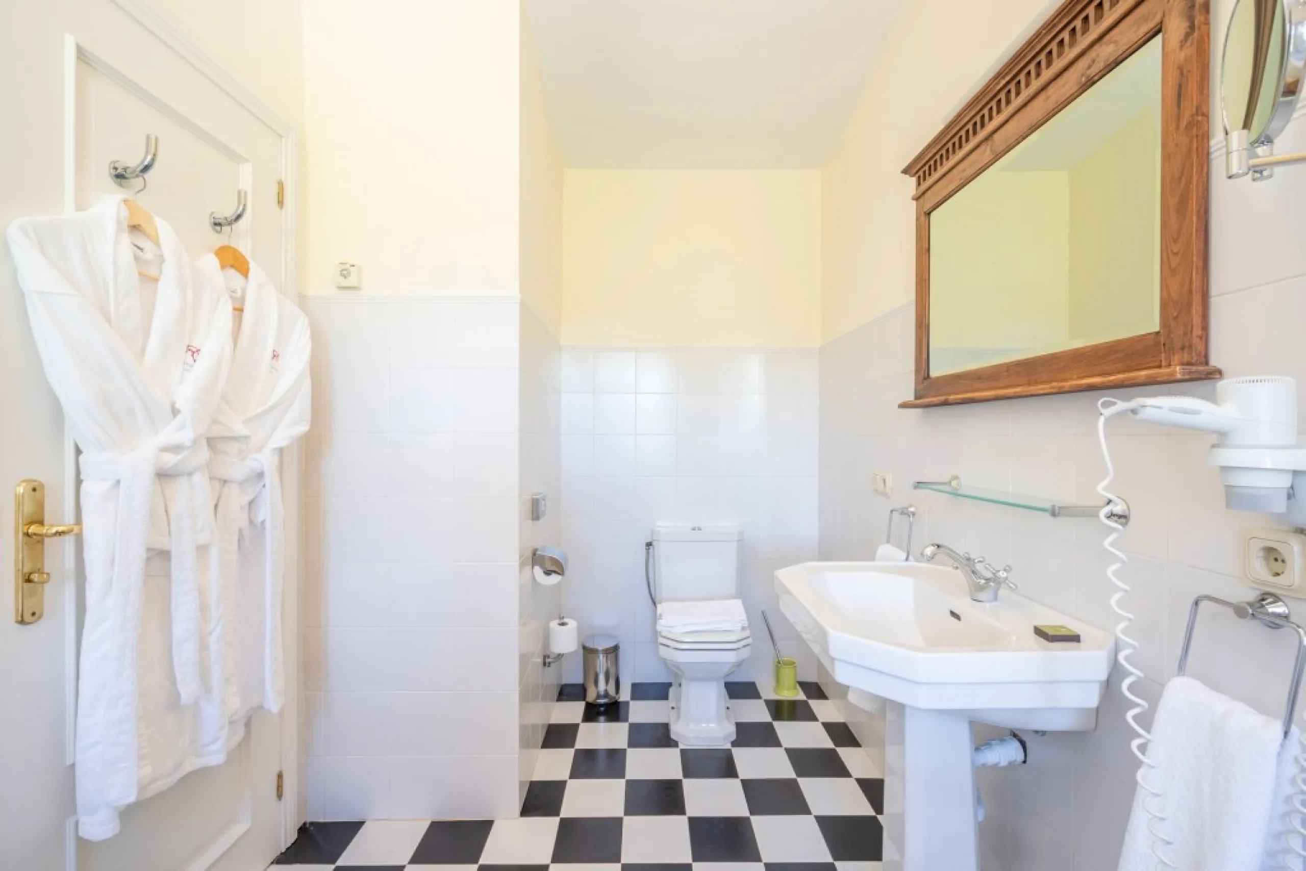 Unique Investment in the Serranía de Ronda: An Exclusive Retreat with High Commercial Potential