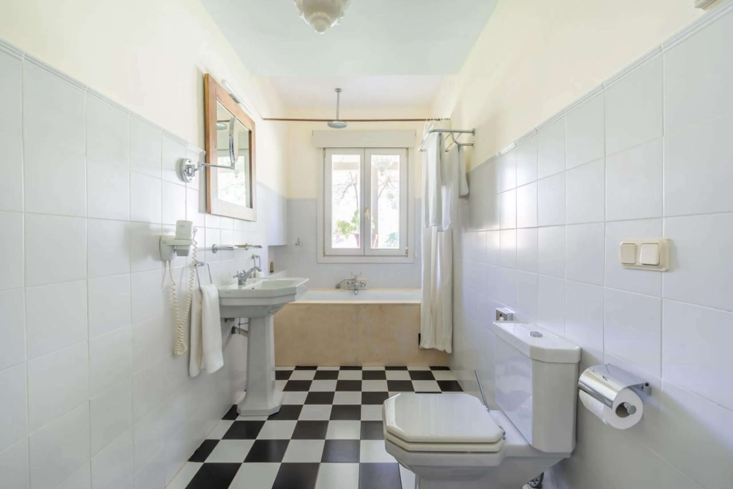 Unique Investment in the Serranía de Ronda: An Exclusive Retreat with High Commercial Potential