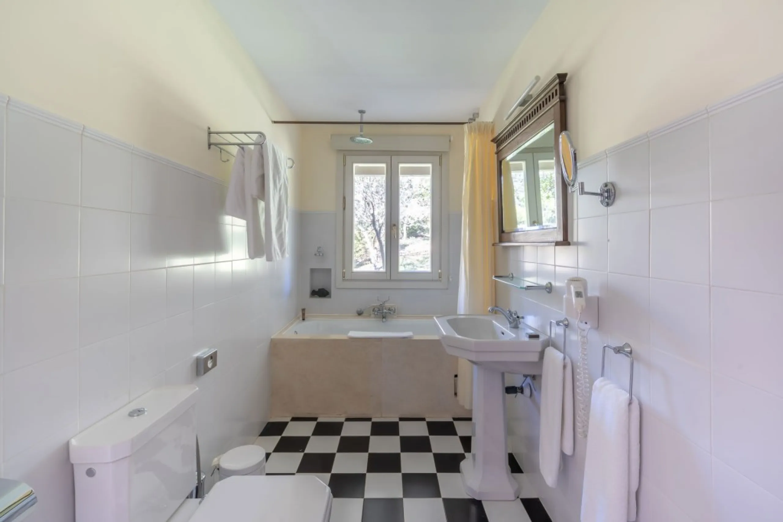 Unique Investment in the Serranía de Ronda: An Exclusive Retreat with High Commercial Potential